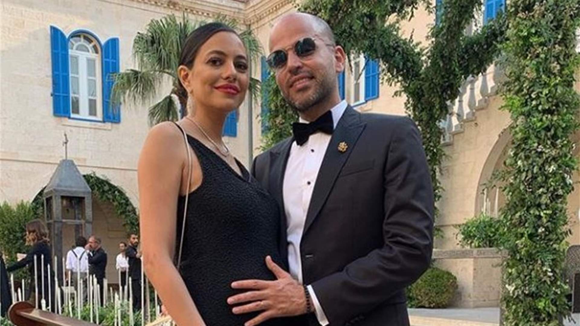 بعد خبر حمل زوجته بطفلهما الأول... "أبو" يكشف جنس الجنين (صورة)