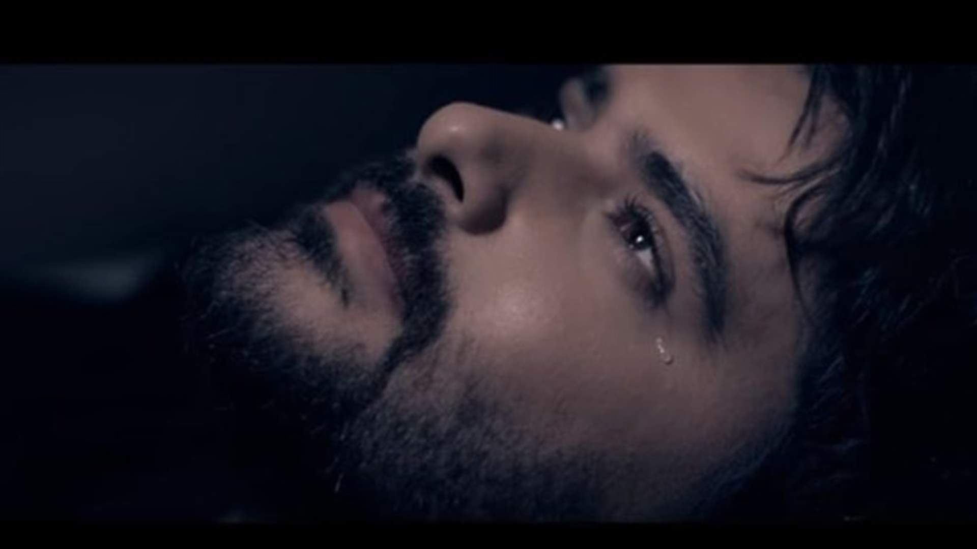 ناصيف زيتون يبكي ويذرف الدموع.. ما السبب؟ (فيديو)