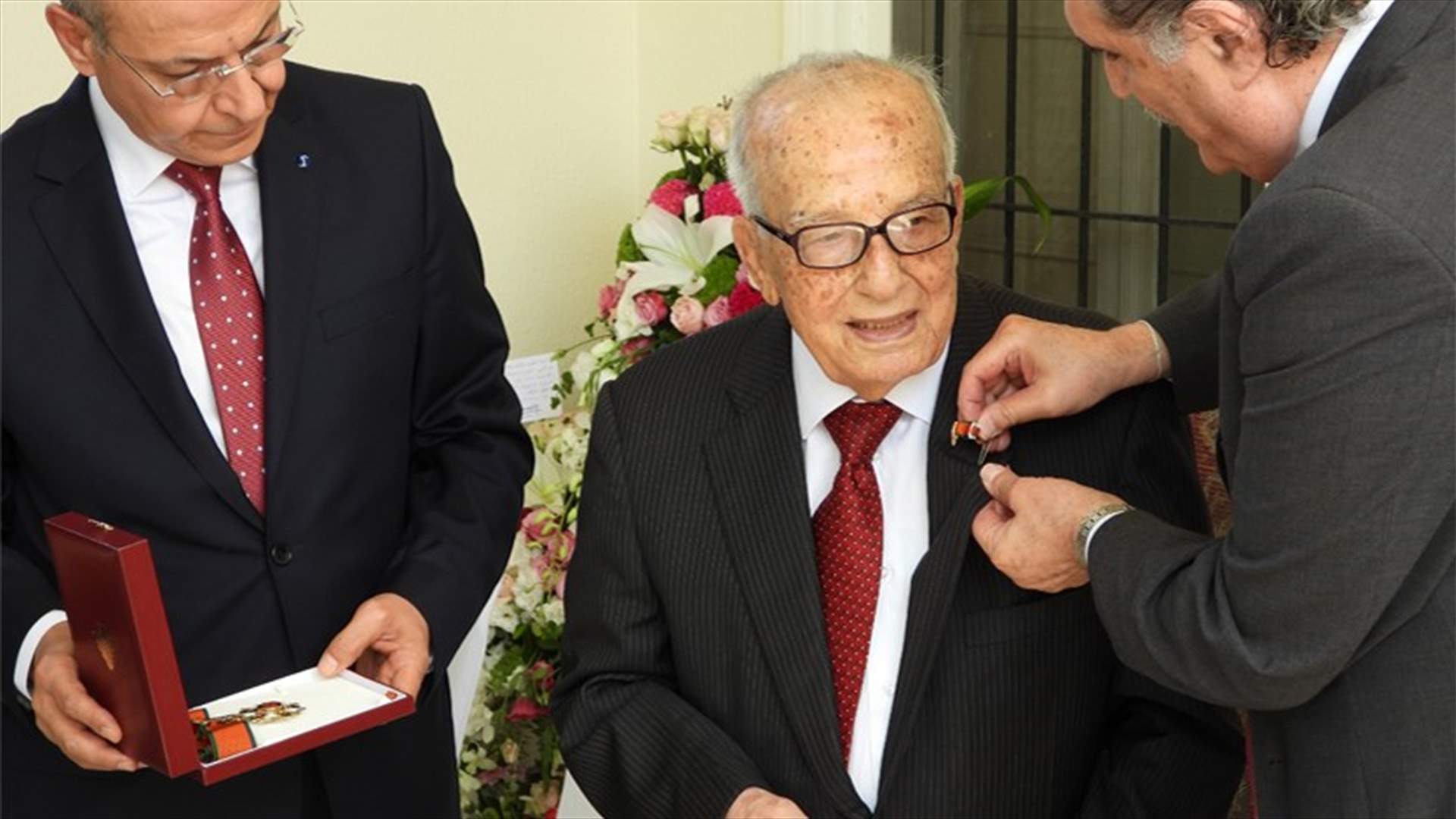 الرئيس عون يمنح النائب السابق بيار دكاش وسام الارز من رتبة &quot;قومندور&quot; (صور)