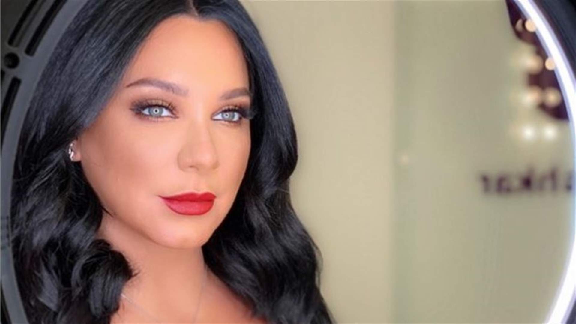 سلاف فواخرجي تعايد ابنها بصورة مميزة... الشبه بينهما مذهل