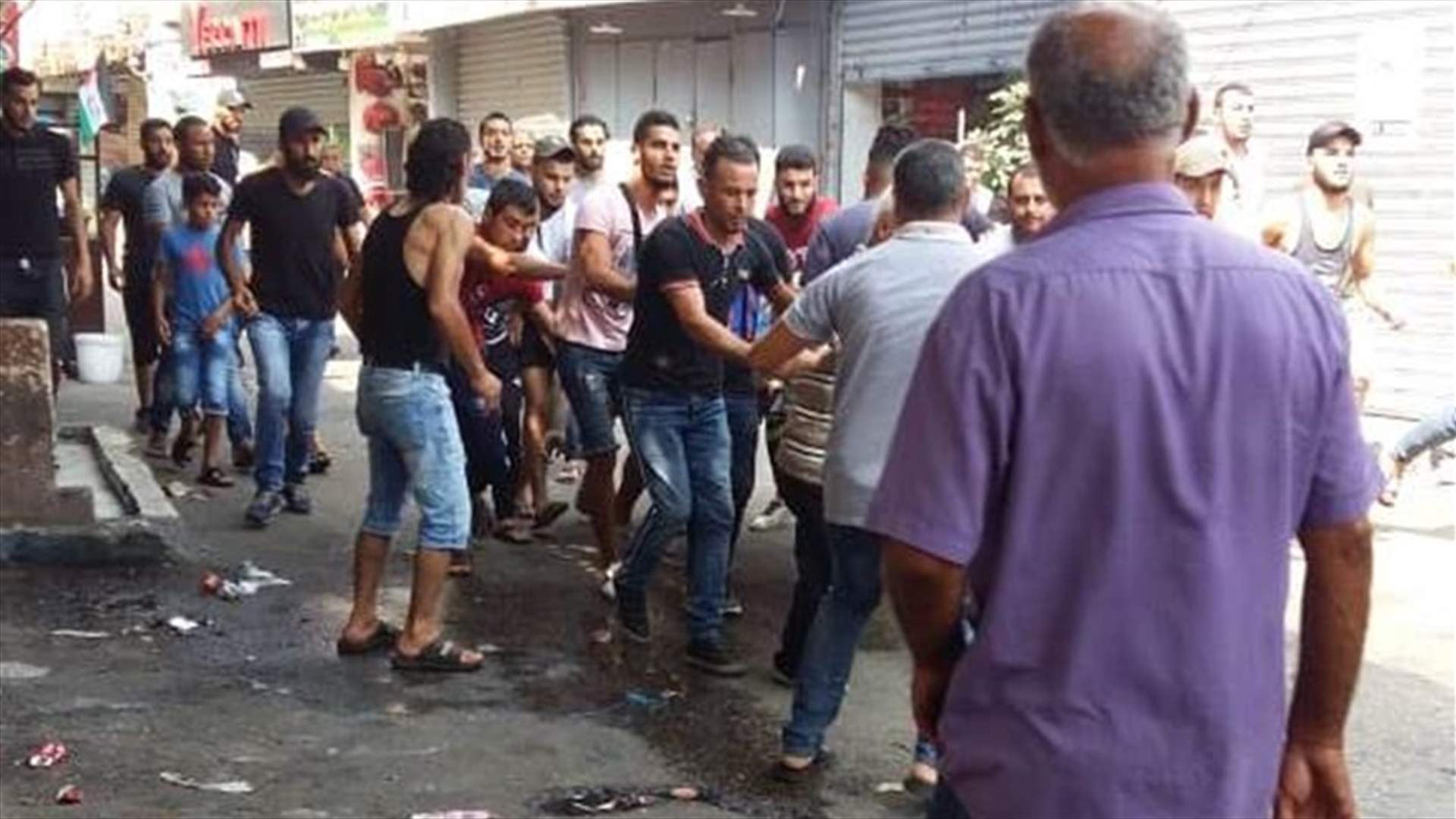 وفاة نجل أحد ضباط "فتح" بعد تعرضه لإطلاق نار في الشارع الفوقاني في عين الحلوة