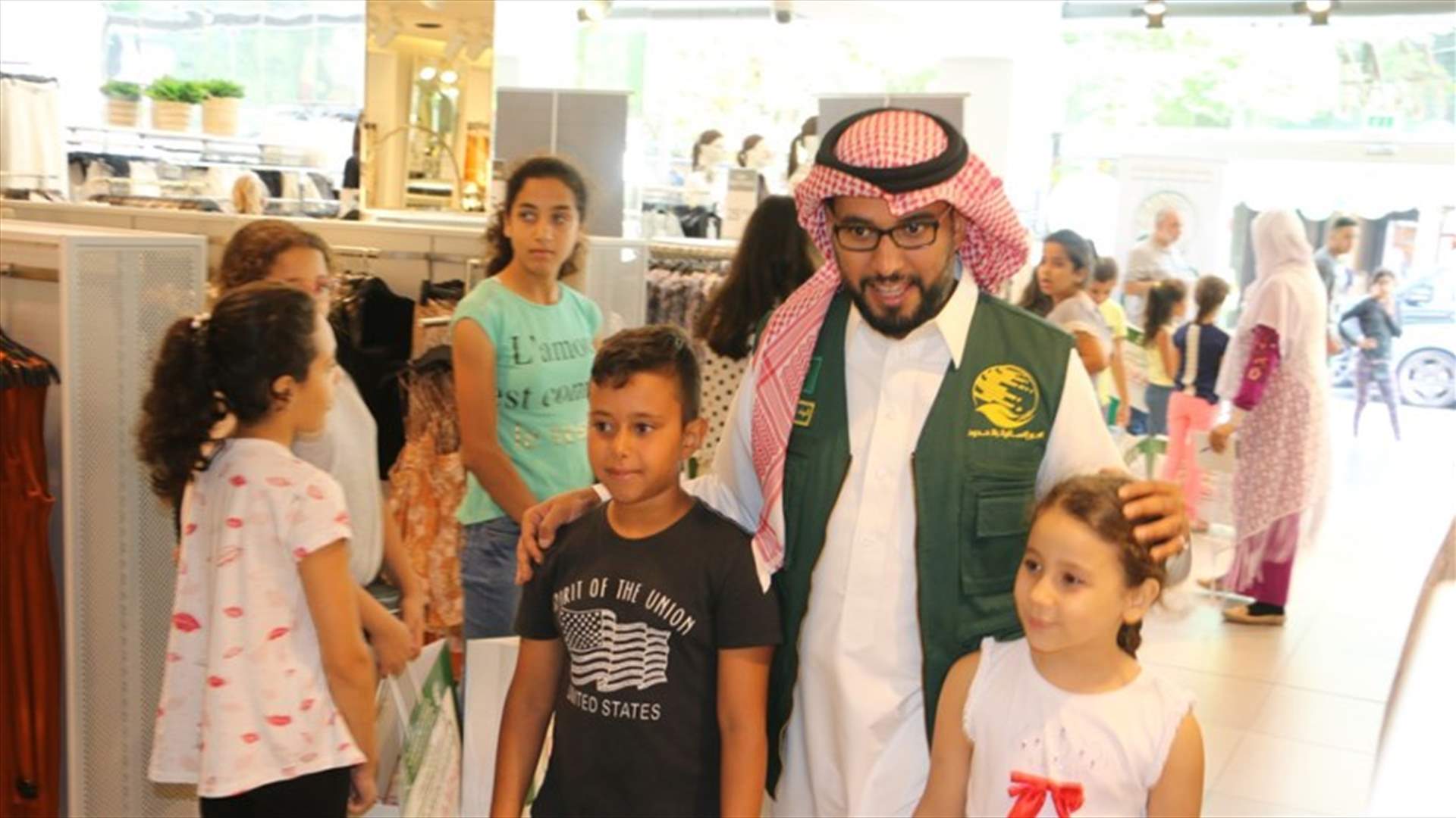 مركز الملك سلمان للإغاثة دشن مشروع "كساء فرحتكم فرحتنا"