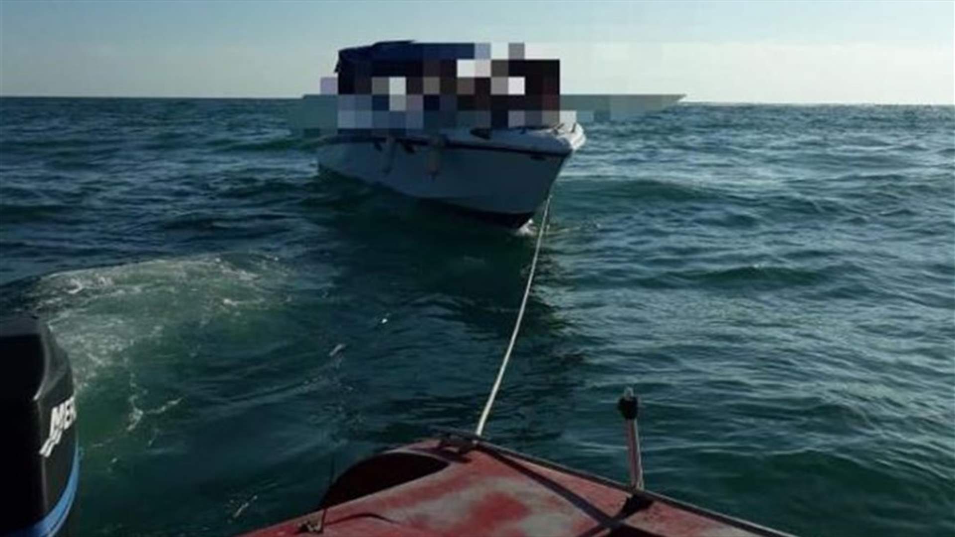 عطل مفاجئ كاد أن يؤدي إلى تحطّم زورق مقابل شاطئ صور