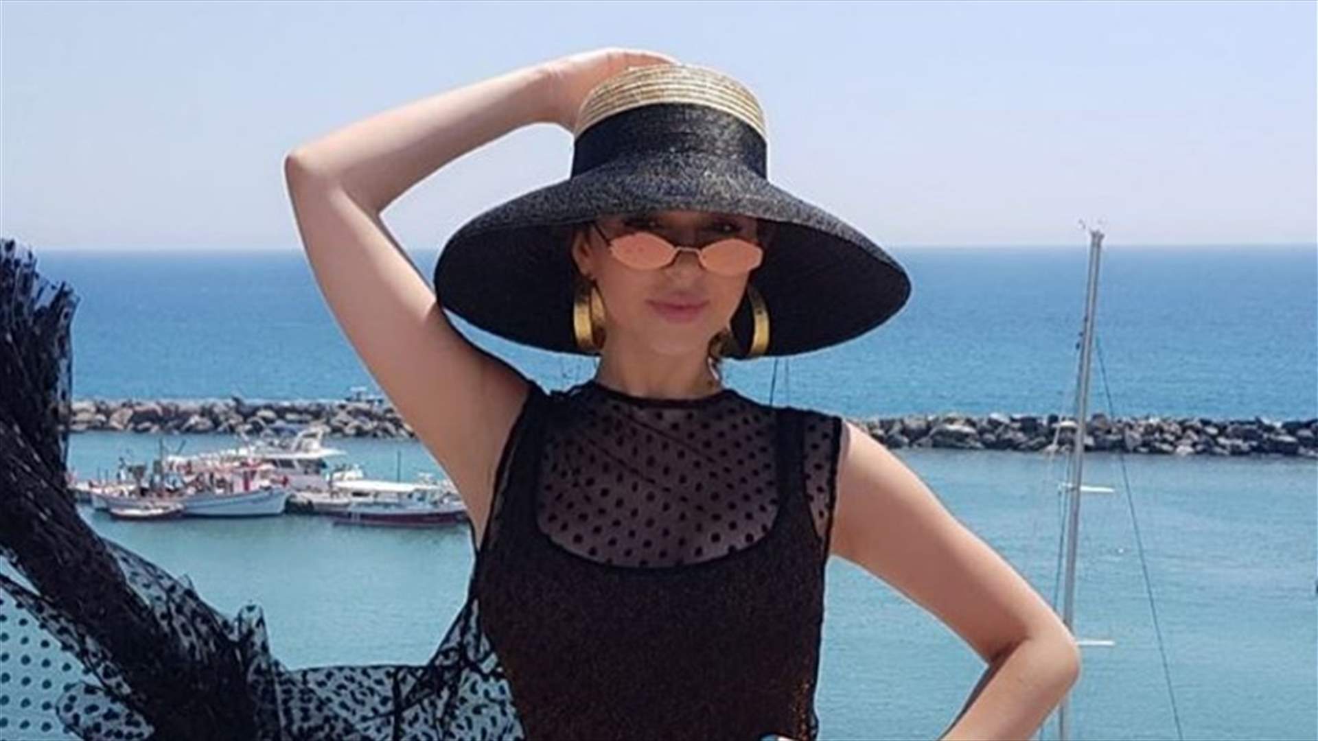ميريام فارس تمضي يوماً جميلاً في لبنان... إطلالة صيفية ومنعشة