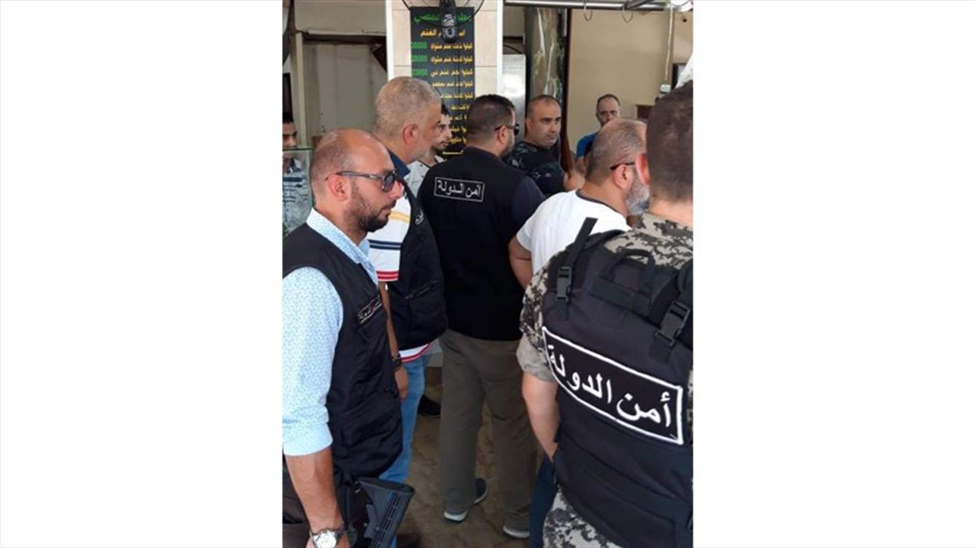 تسطير 23 محضر مخالفة لعمال اجانب واقفال محل لبيع الخلوي في طرابلس