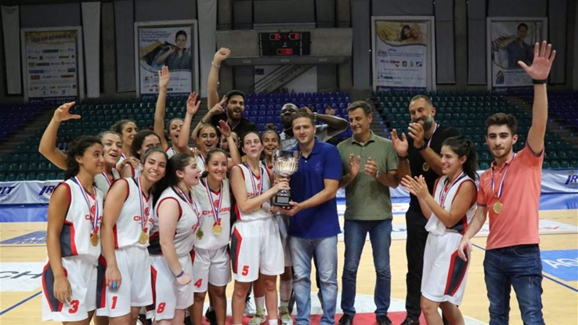 فريق &quot;champs&quot; للسيدات يتوج بلقب بطولة الدرجة الثالثة في كرة السلة