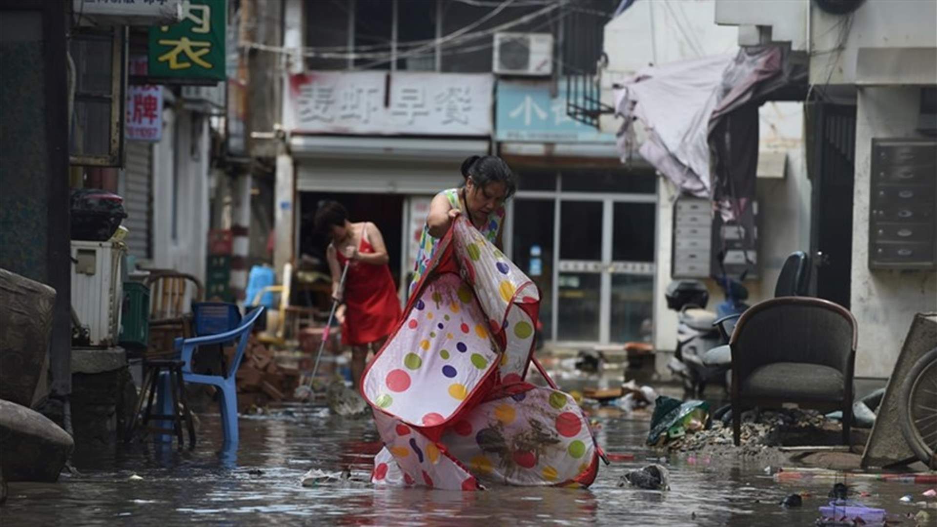 ارتفاع محصلة الاعصار ليكيما في شرق الصين...