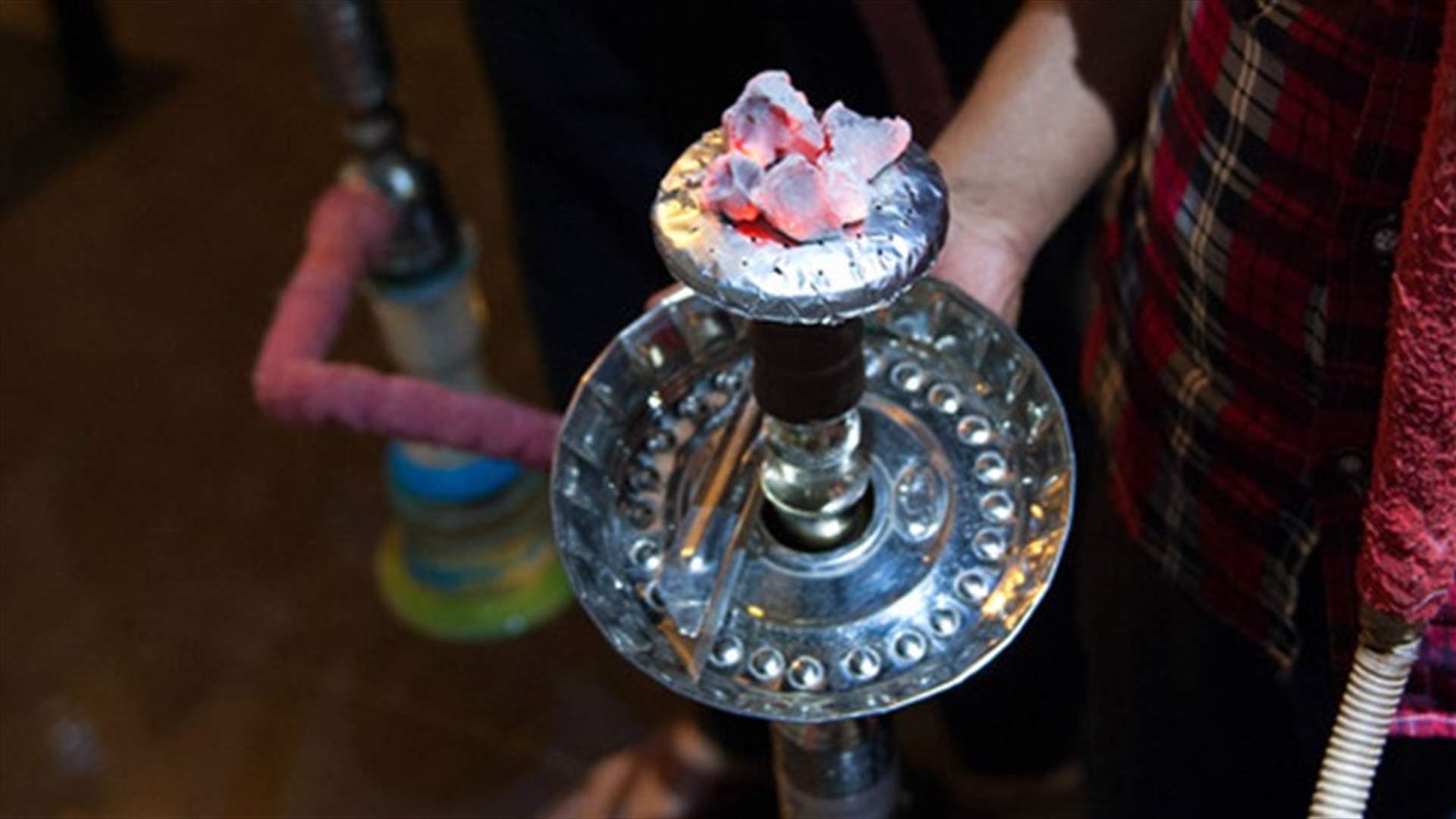 في النبطية الفوقا... إنذار خطي لمؤسسة سياحية بسبب سماحها لقاصرين بتدخين النرجيلة (صورة)