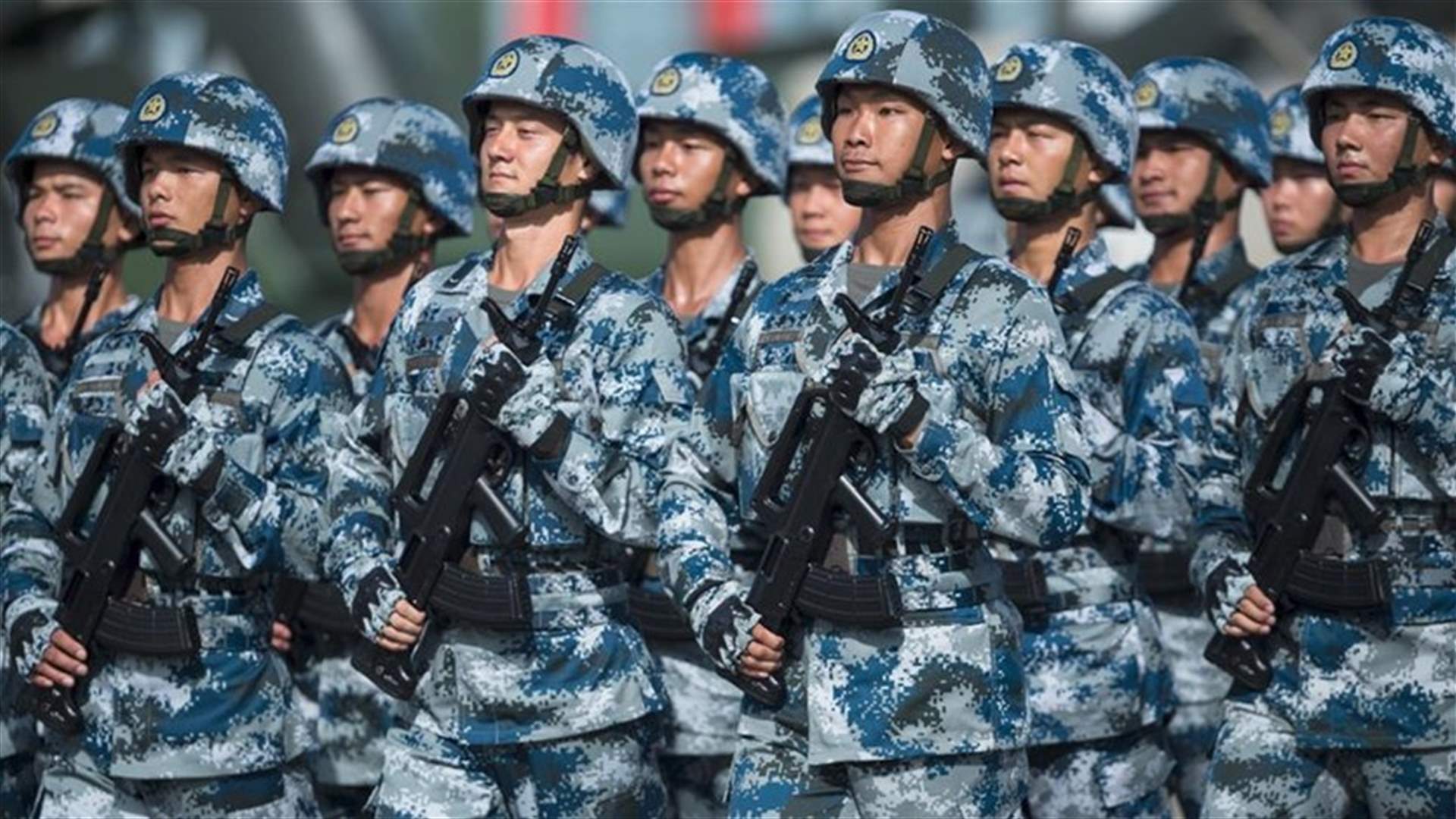 قوات صينية تتجمع بالقرب من حدود هونغ كونغ