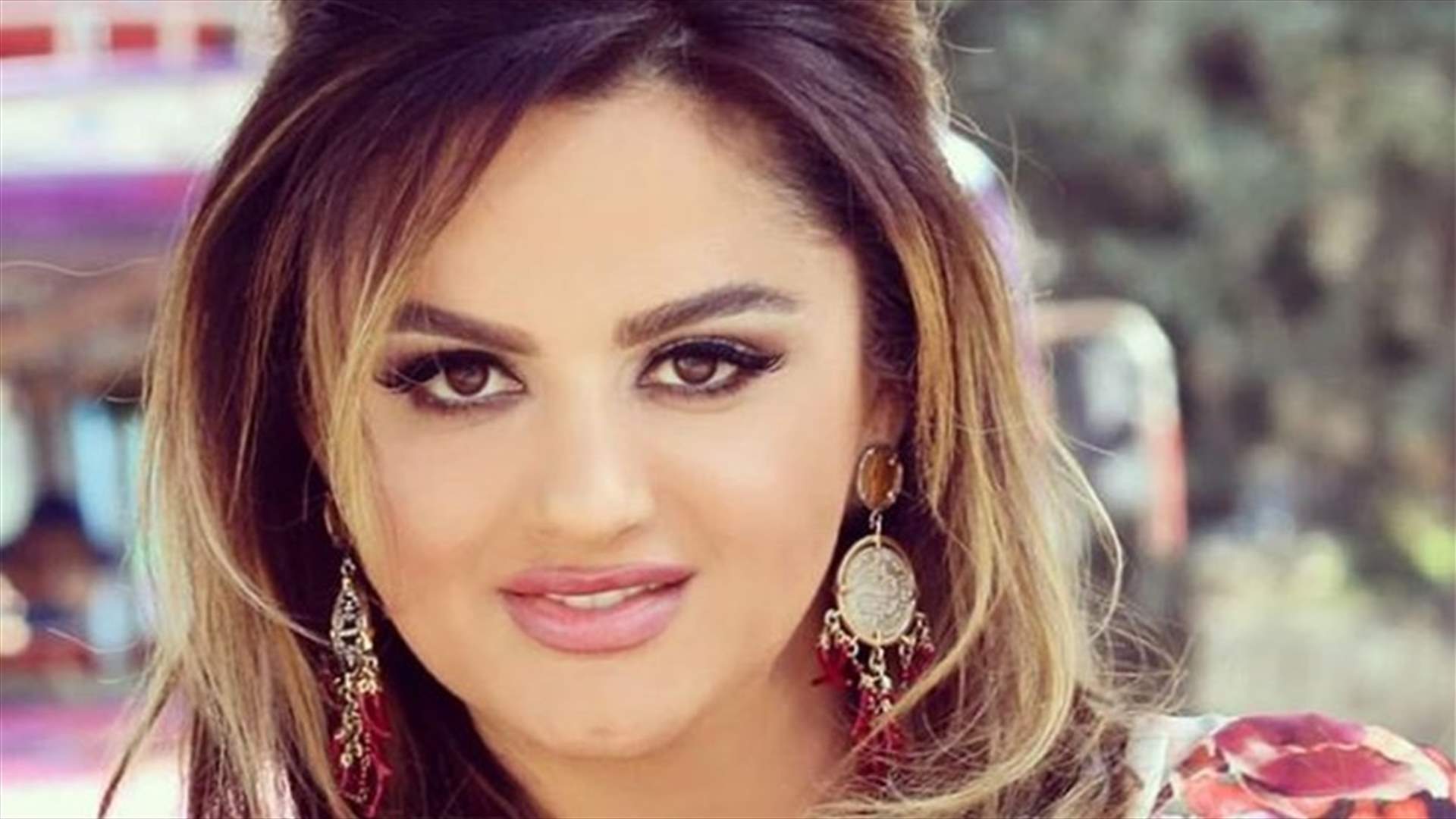 باسكال مشعلاني بالمايوه في حوض السباحة..  كيف ردّت على منتقدي الفيديو كليب؟