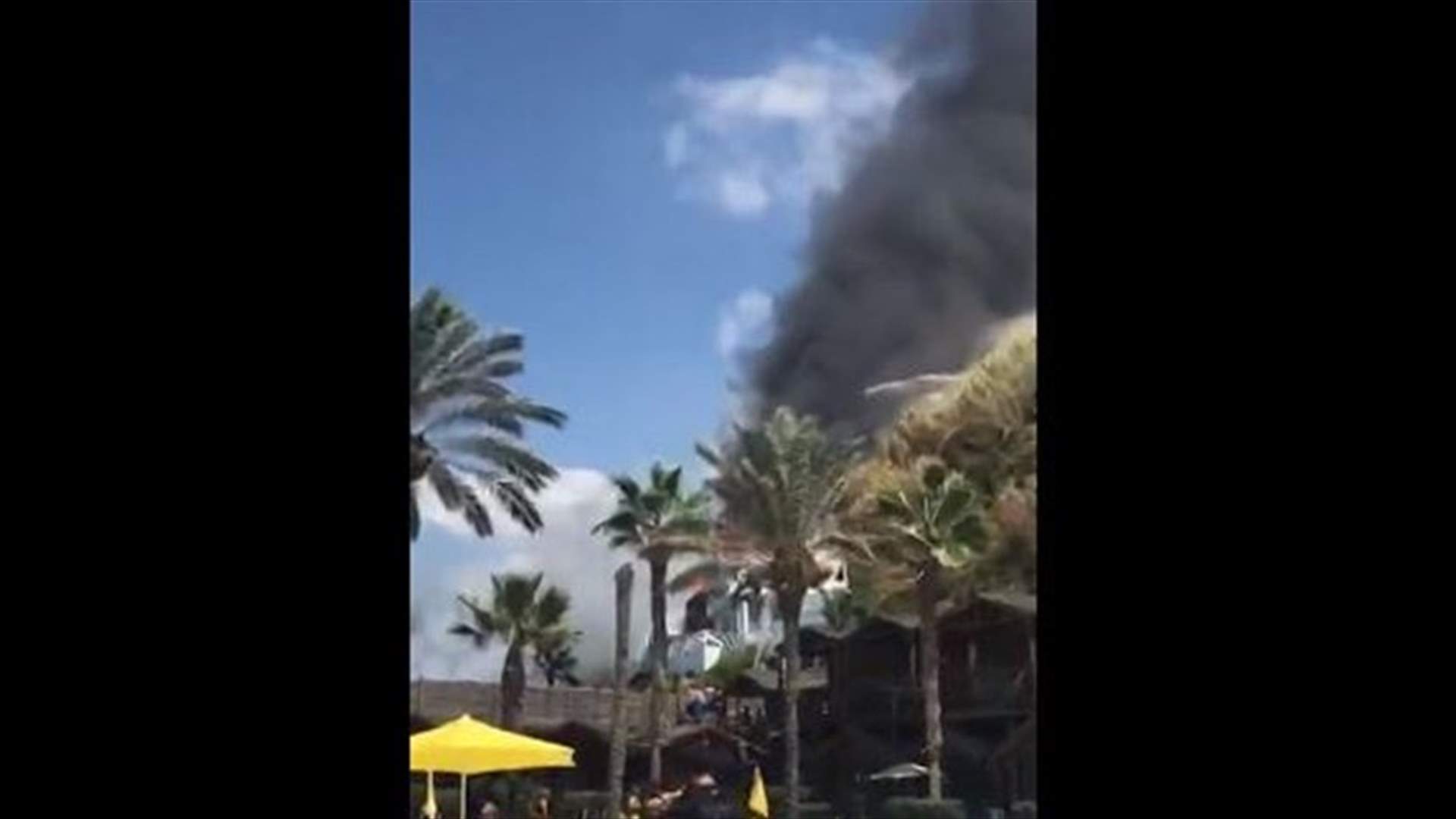 Huge fire breaks out at C Flow beach resort in Jbeil (Photos & Video)