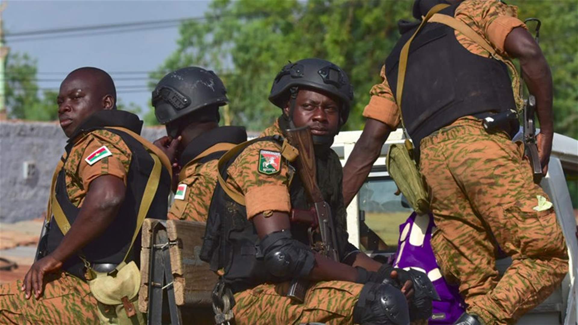 مقتل ما لا يقل عن 10 جنود في هجوم على وحدة عسكرية بشمال بوركينا فاسو