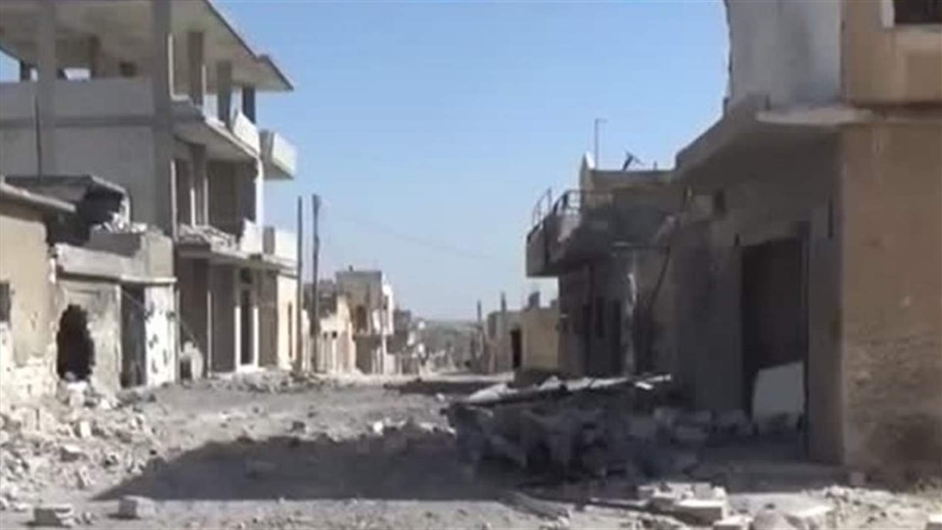 المرصد السوري ومصدر بالمعارضة: القوات الحكومية تقتحم بلدة خان شيخون بإدلب