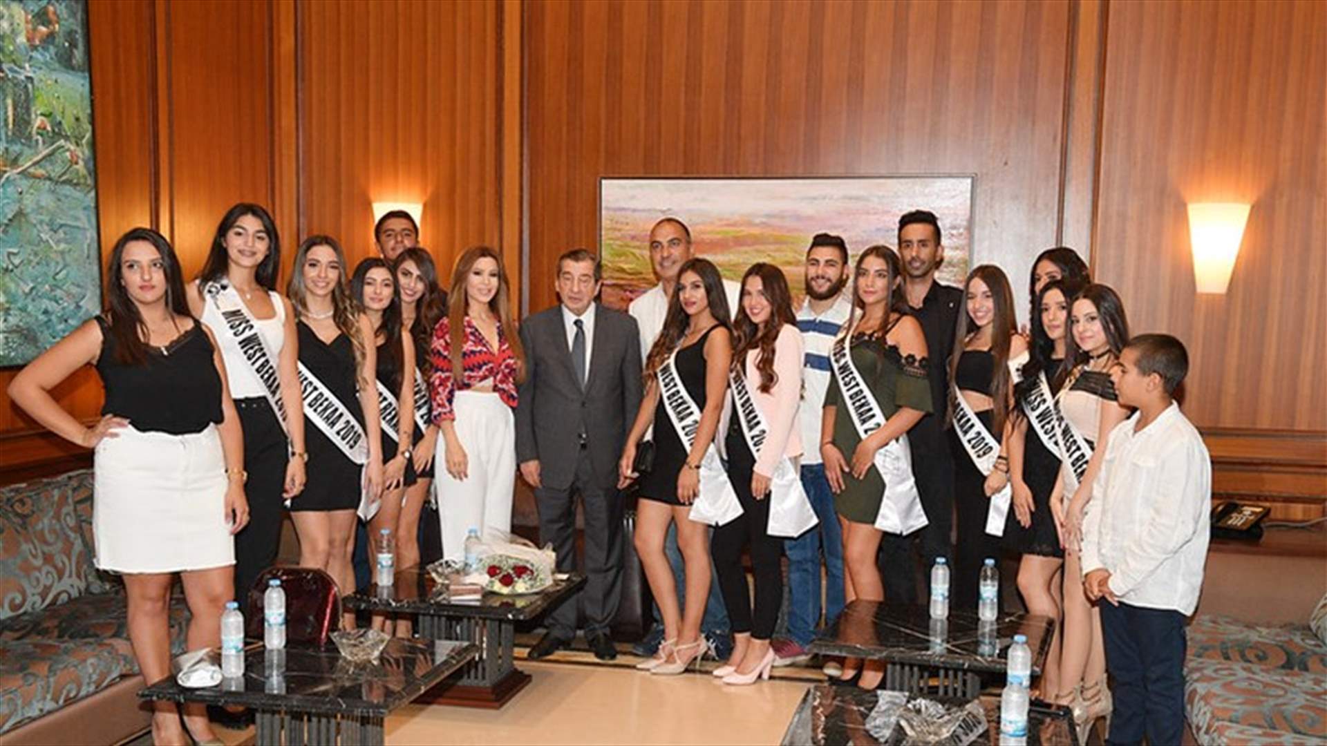 ملكات جمال البقاع الغربي في زيارة للفرزلي...
