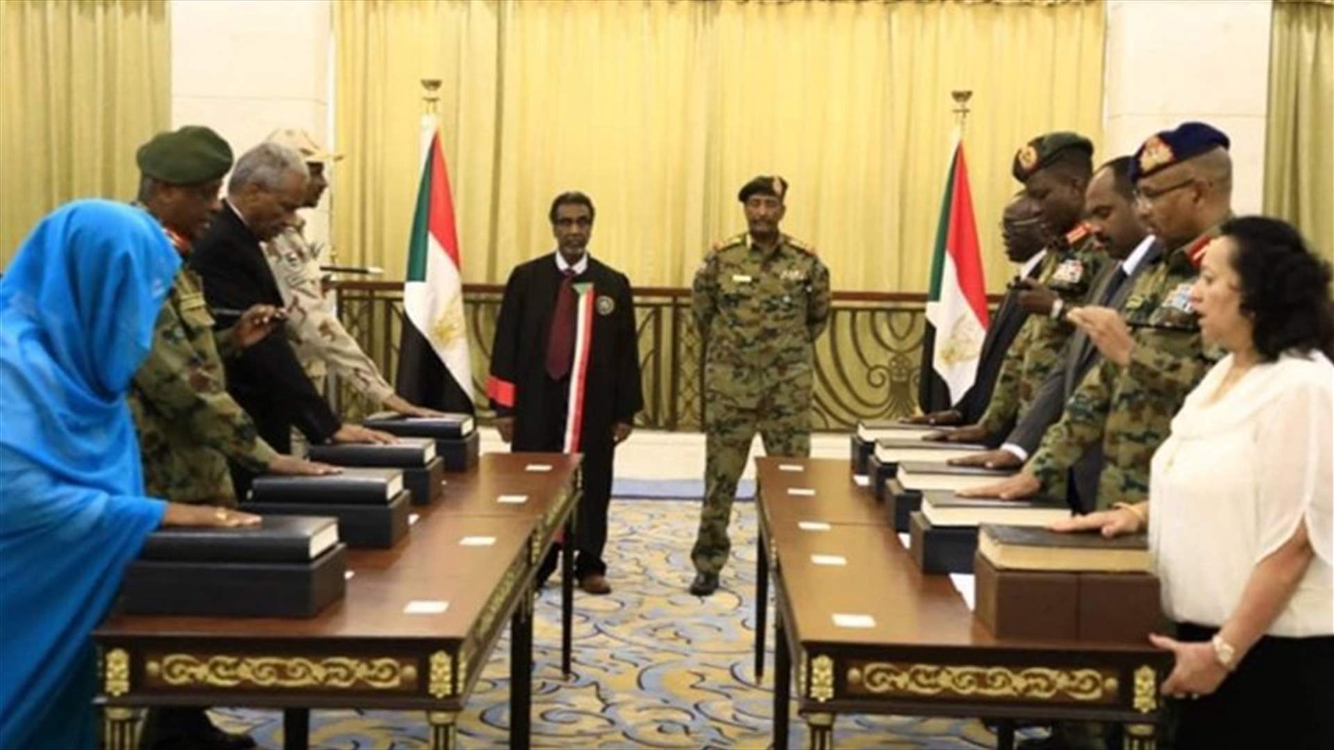 أعضاء المجلس السيادي في السودان يؤدون اليمين الدستورية