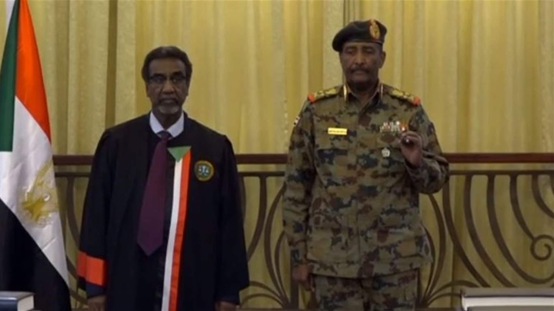 رئيس الوزراء السوداني الجديد يتعهد بتحقيق السلام وحل الأزمة الاقتصادية