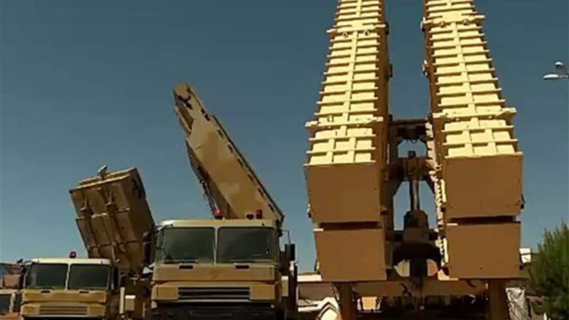 إيران تكشف عن نظام صاروخي تم تصنيعه محليا (صُور)