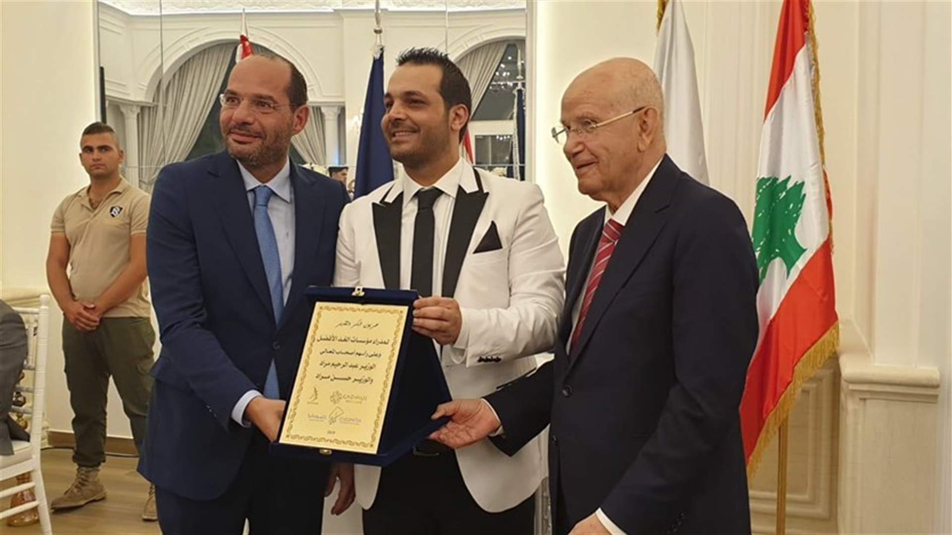 مراد: ندعو لخطة طوارىء اقتصادية تخفف العجز