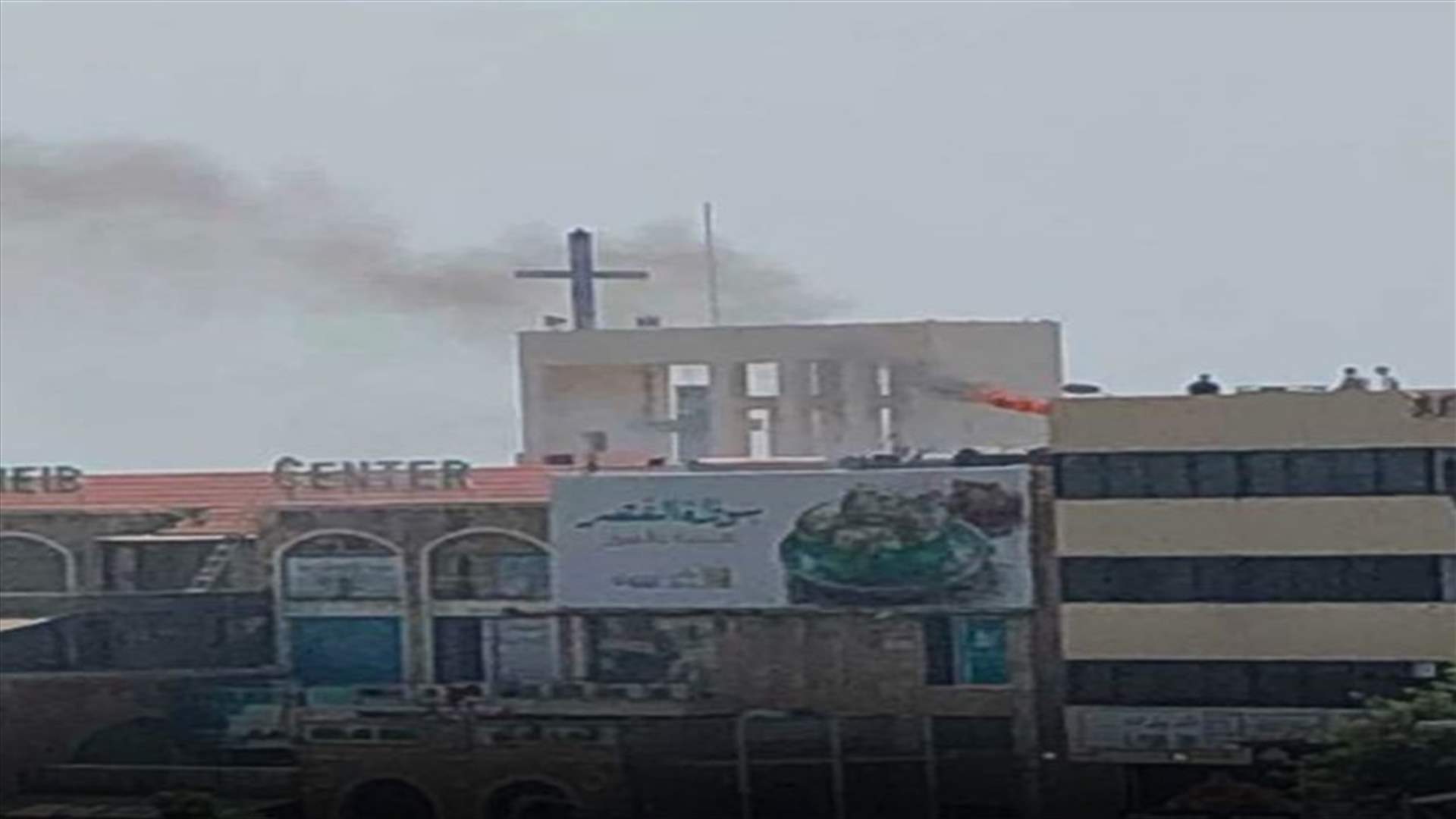 حريق شبّ في "سنتر زغيب" في جبيل... (صورة)