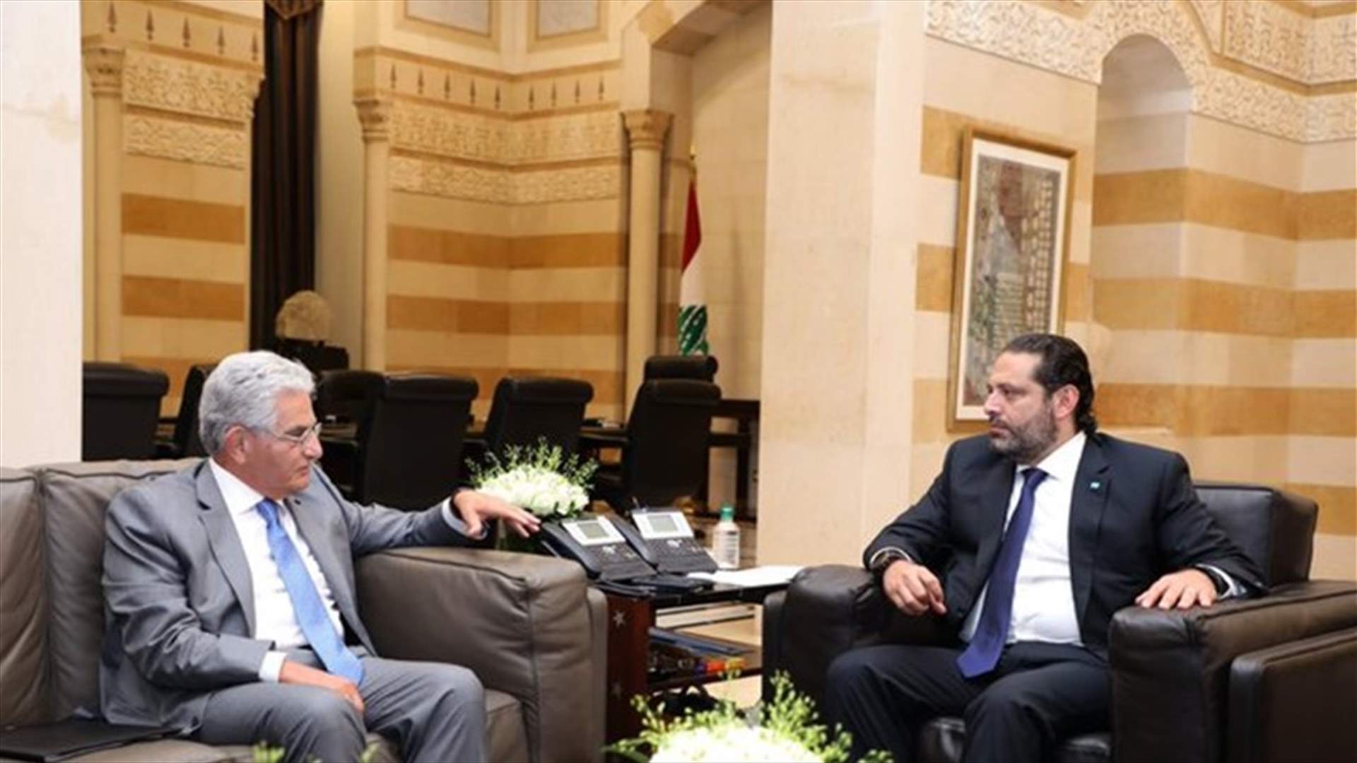 الشؤون المالية والمصرفية بين الحريري وصفير