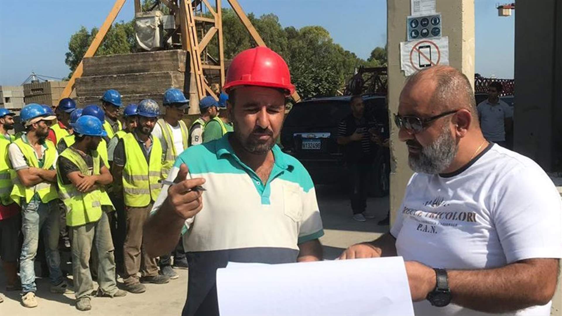 دهم مصنع للاسمنت في البترون... وتسطير محاضر ضبط بحق صاحبه وعمال مخالفين
