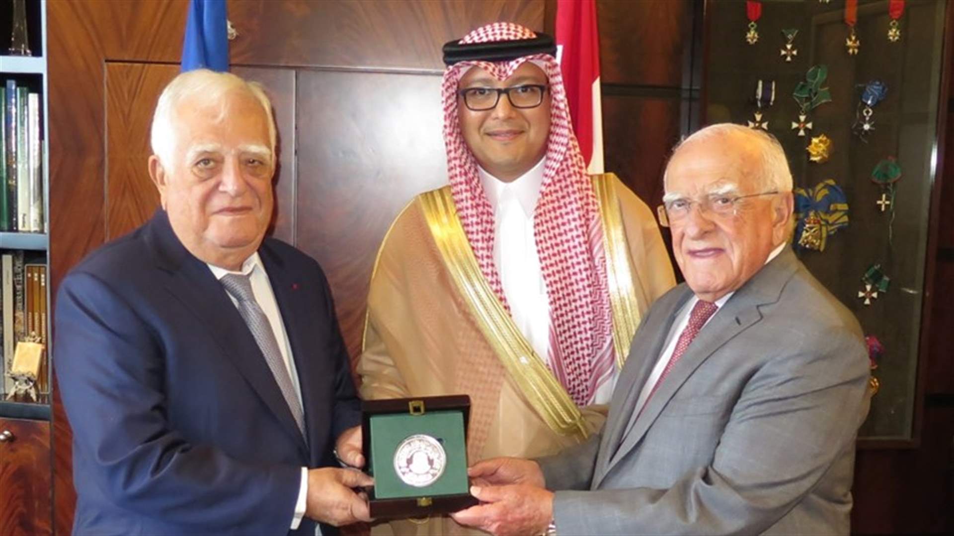 بخاري: دعم المملكة للبنان ولإستقراره العام متواصل