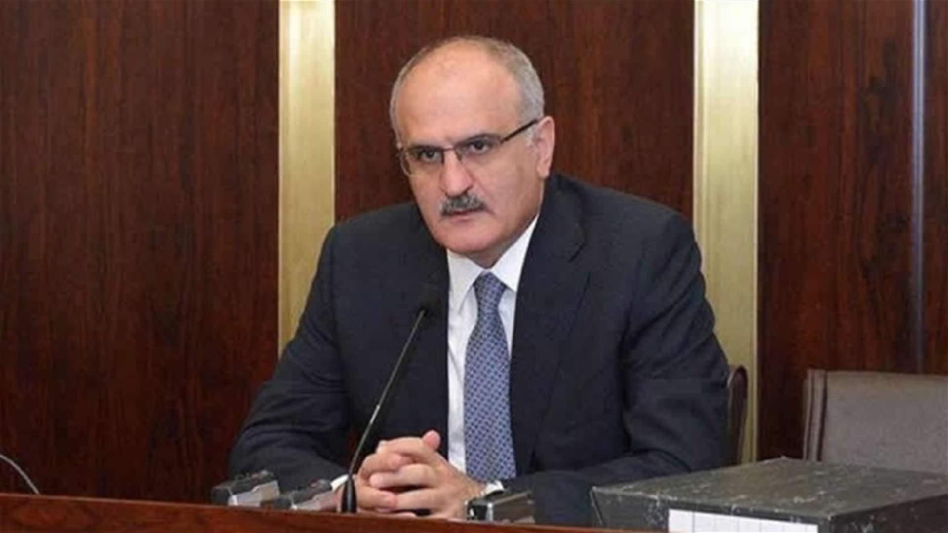 قرار لوزير المال بشأن الأماكن المرخص فيها التدخين