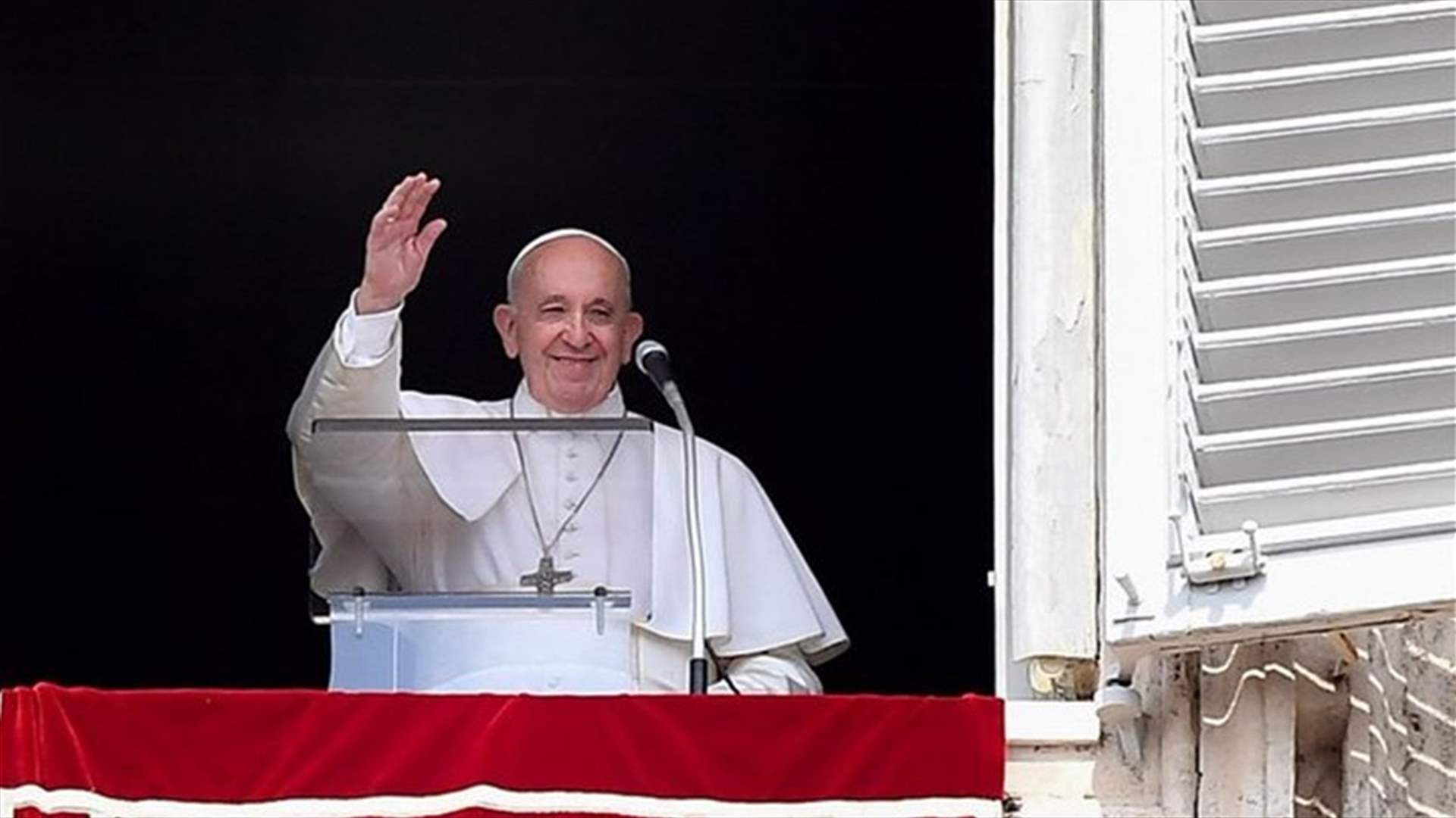 Pope stuck in elevator for 25 minutes, freed by fire brigade-[VIDEO]