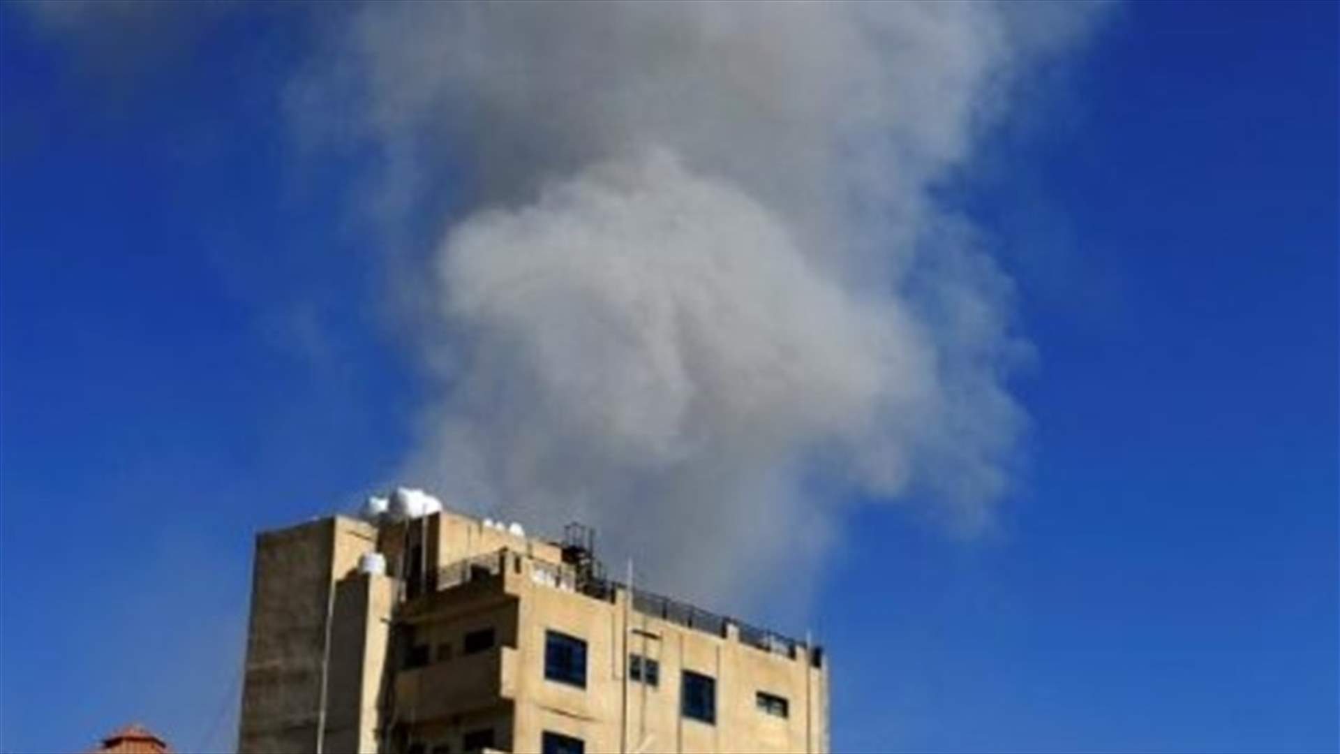 اللجنة الدولية للصليب الأحمر : أكثر من 100 شخص قتلوا في غارة للتحالف في اليمن