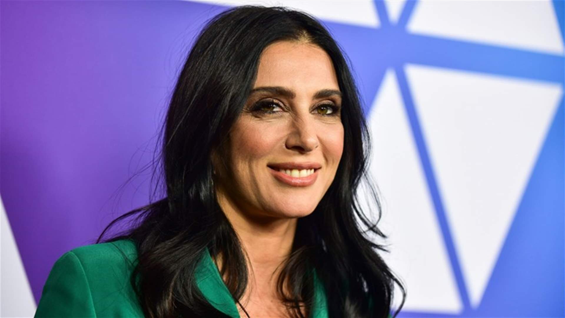 نادين لبكي تخطف الأنظار بالأسود في مهرجان البندقية السينمائي (صورة)