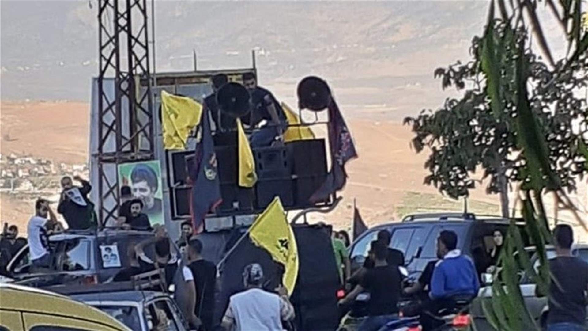 موكب سيار من منطقة النبطية نفذ وقفة تضامنية مع &quot;المقاومة&quot; في العديسة