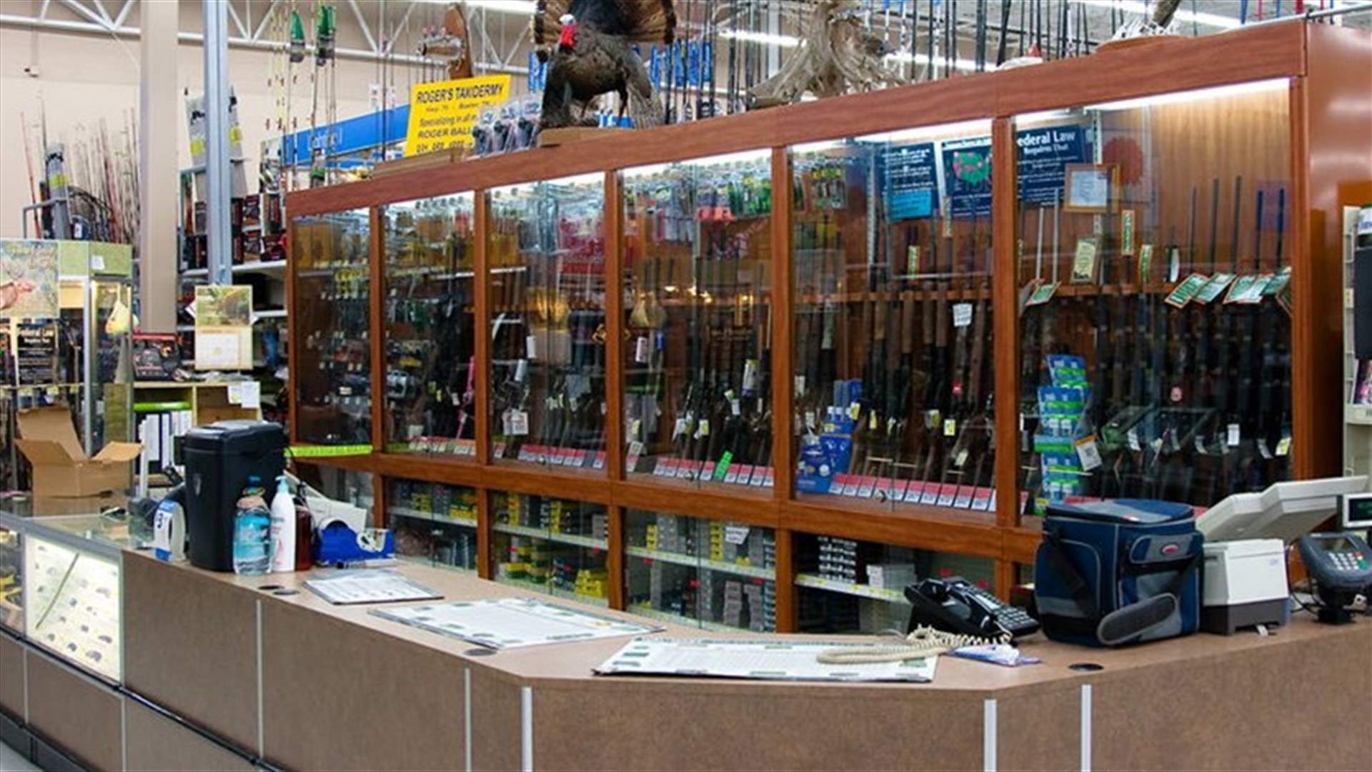بعد جرائم إطلاق النار العشوائي... &quot;وول مارت&quot; تقرر وقف بيع هذا النوع من الذخائر