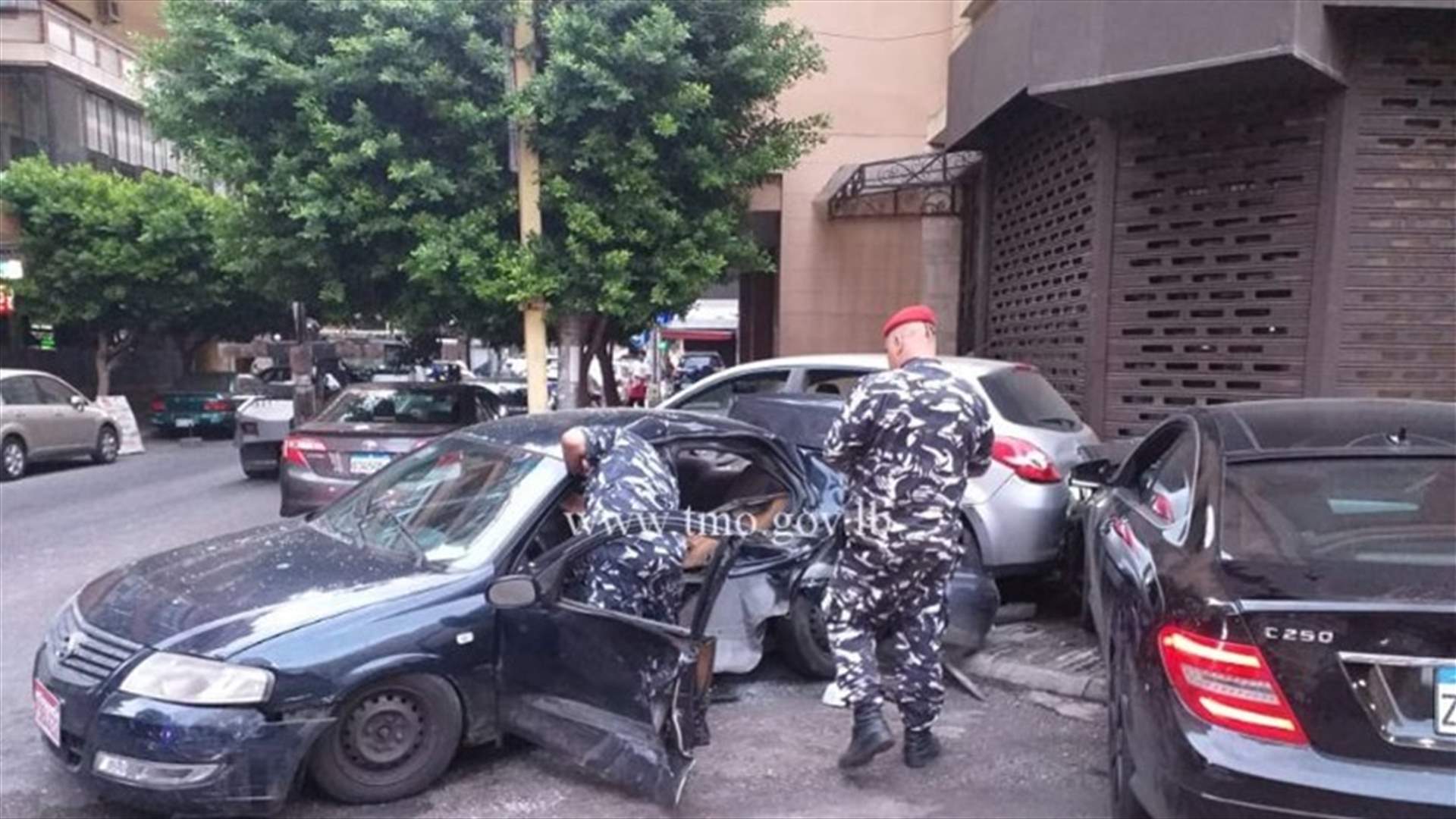 جرحى في حادث تصادم فجرا بين 3 مركبات على تقاطع الكومودور - الحمرا (صور)
