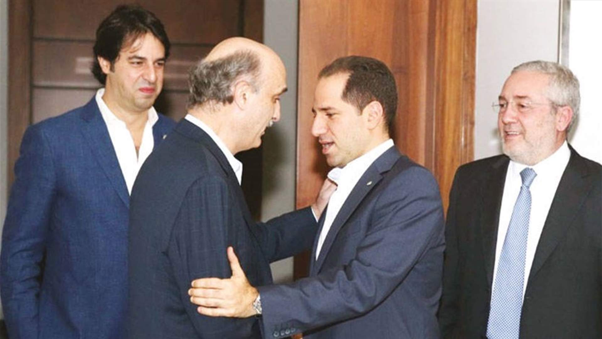 هل تُشكّل جبهة لمواجهة العهد بقيادة &quot;القوات&quot; و&quot;الكتائب&quot;؟(الجمهورية)