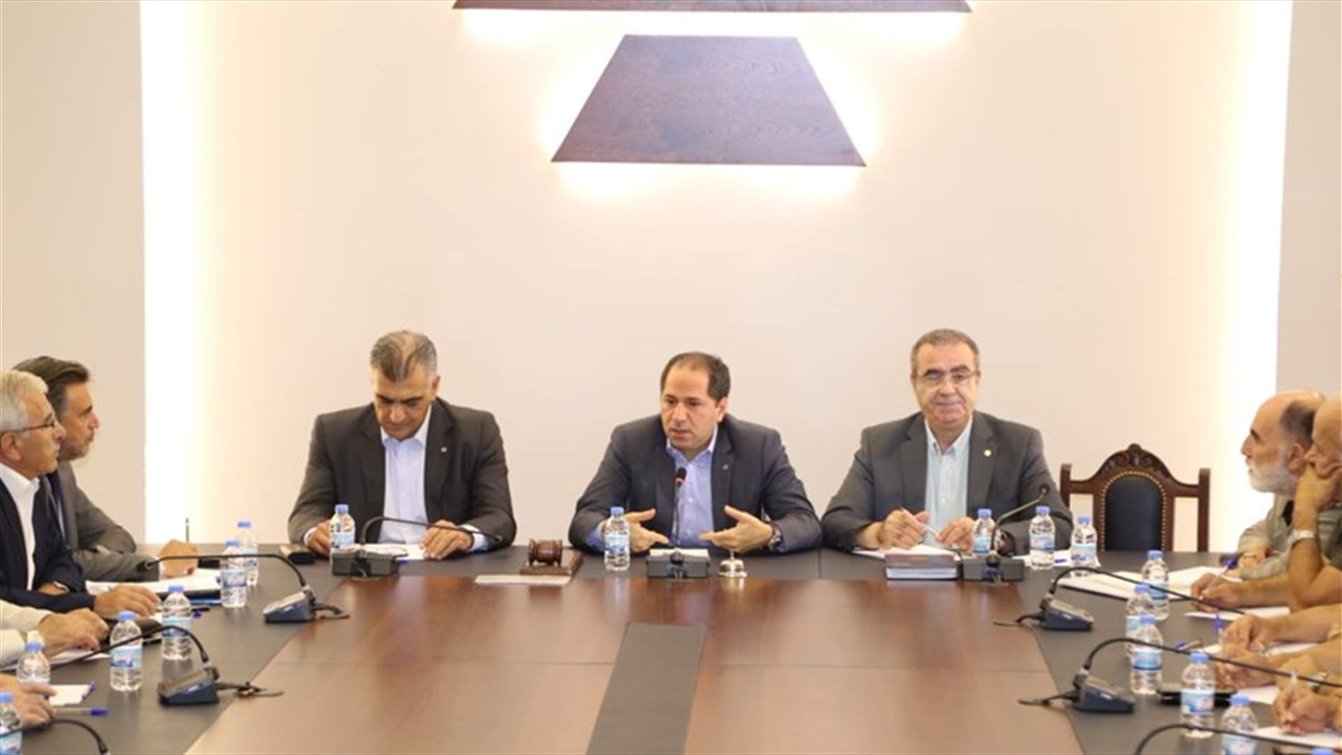 لقاء في بيت الكتائب: لتضامن الفاعليات النقابية والعمالية لمواجهة المرحلة المقبلة