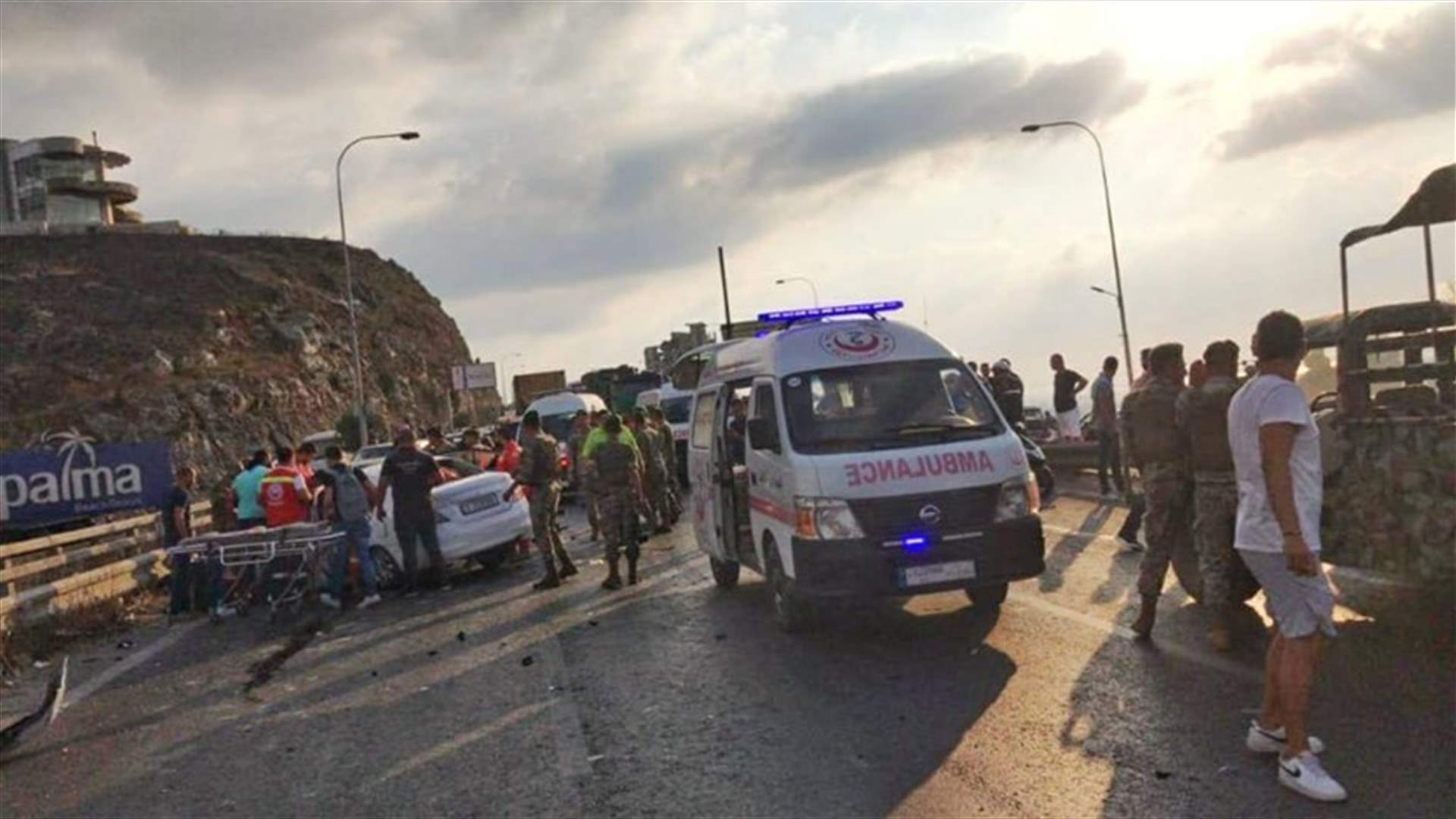 حادث مروّع يودي بحياة امرأتين عند جسر البالما (صور)