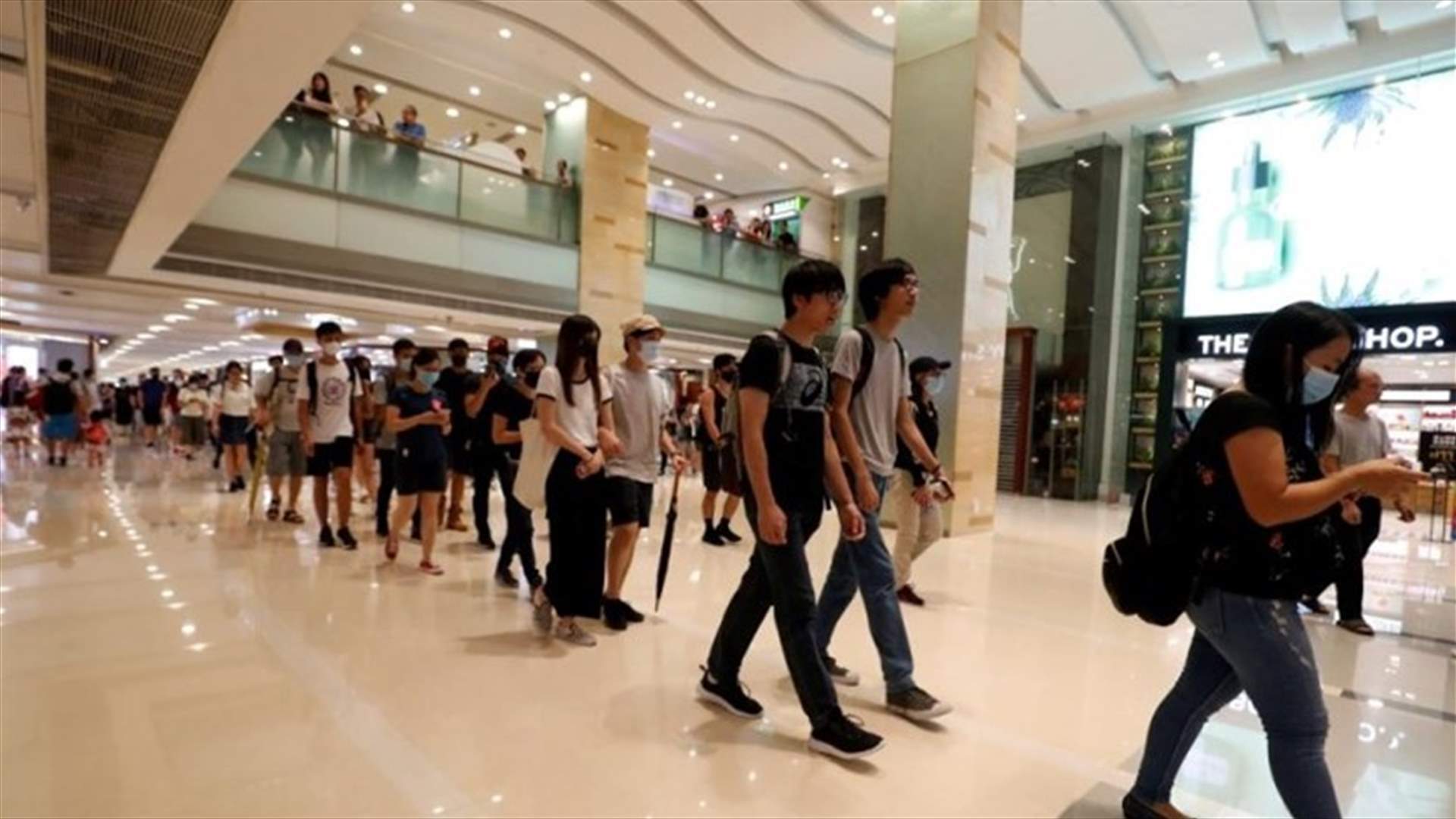 المحتجون في هونغ كونغ يعتزمون تعطيل أحد أكثر مطارات العالم ازدحاما