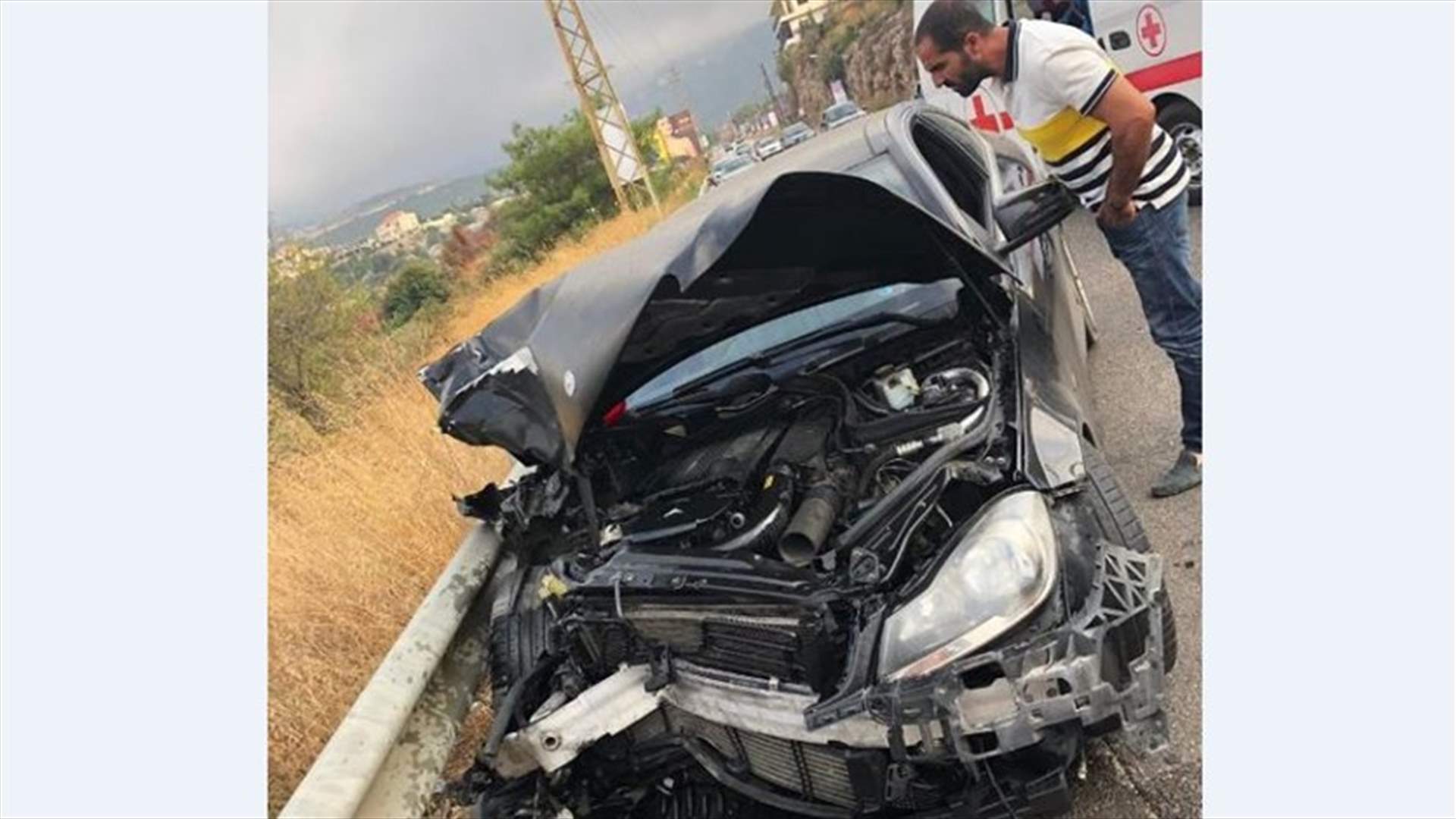 جريحان نتيجة تصادم بين سيارتين على طريق رشدبين كوسبا (صورة)