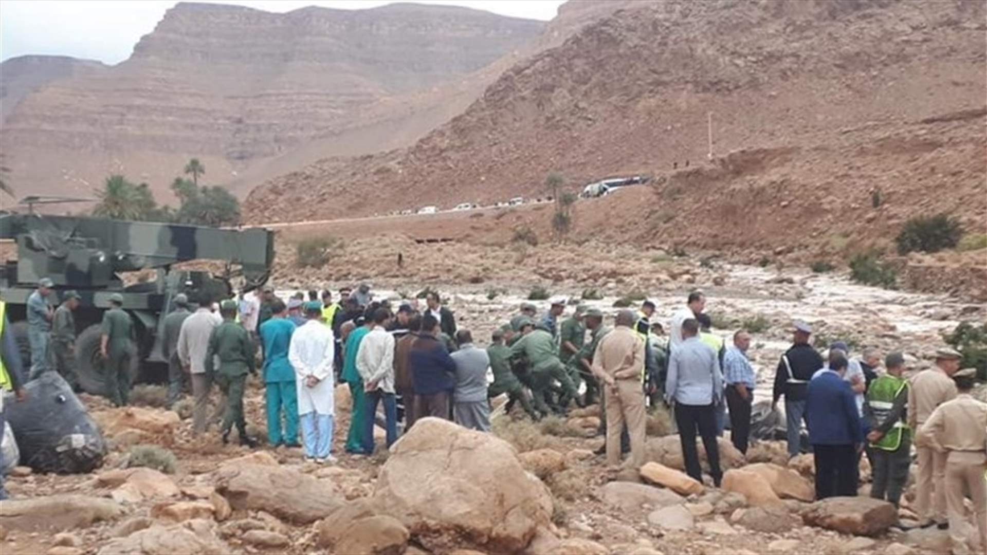 انقلاب حافلة جراء سيول في المغرب وسقوط قتلى (صور)