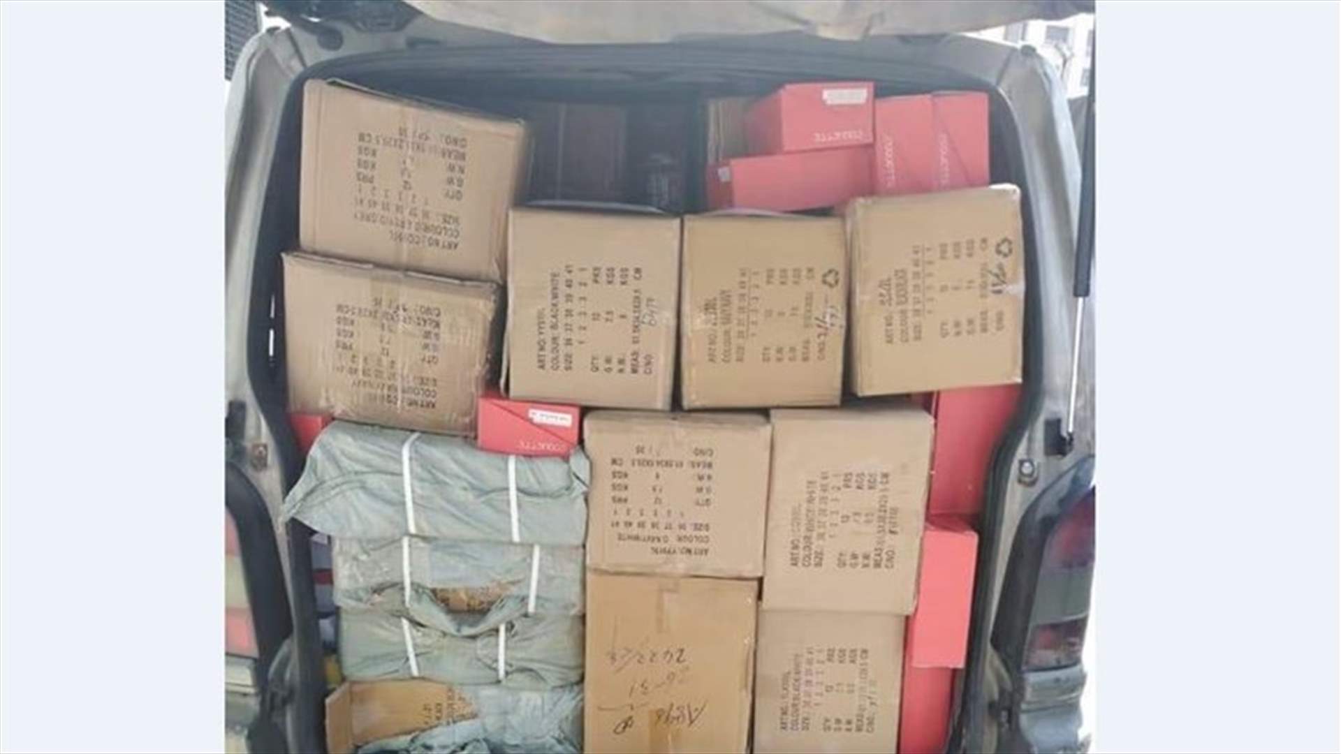 توقيف سيارة &quot;فان&quot; محملة بالأحذية المهربة على طريق ضهر البيدر (صورة)
