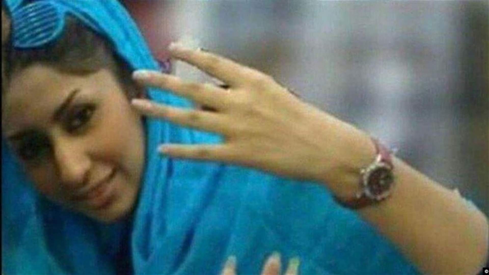 انتحار مشجعة كرة قدم خشية سجنها لدخولها الملعب للتشجيع... ايران تحقق في وفاة &quot;الفتاة الزرقاء&quot;