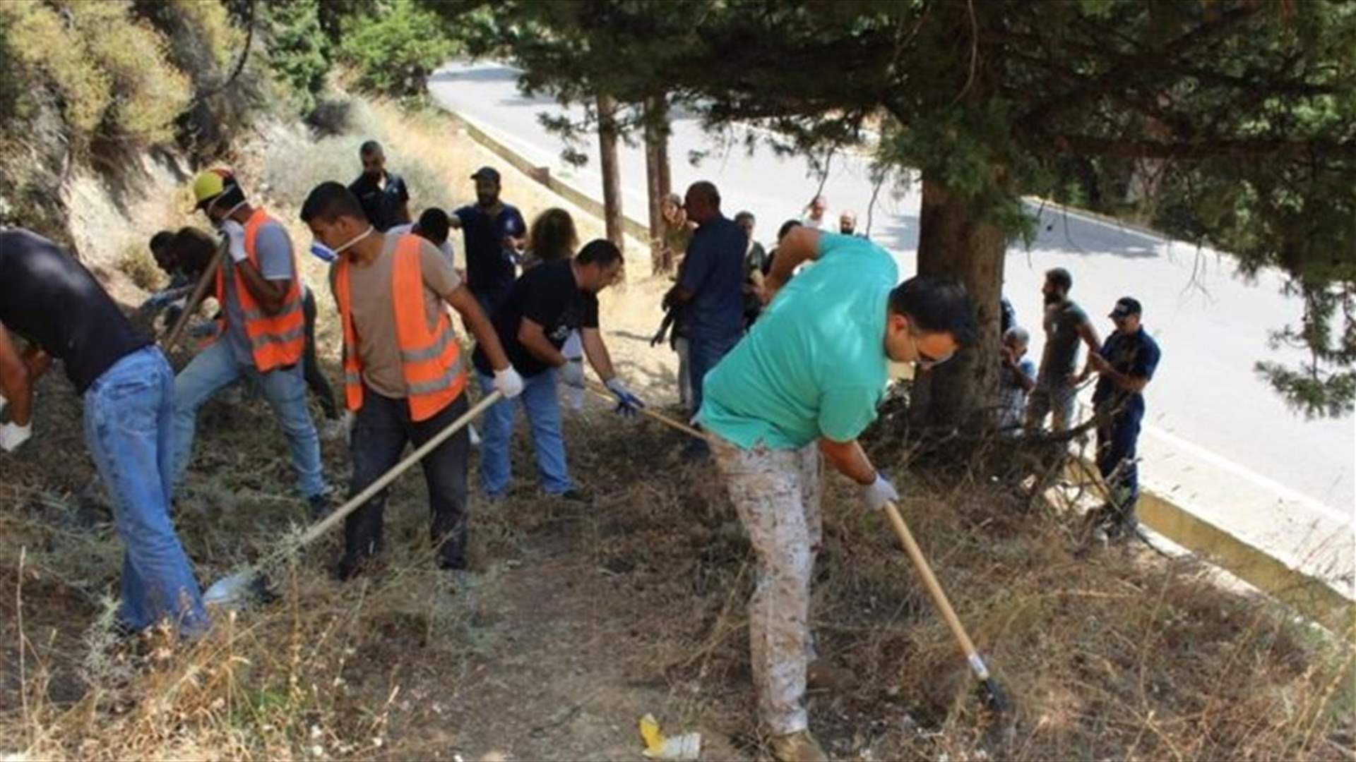 تنظيف محيط جبل مار سركيس اهدن تجنبًا لاندلاع حرائق