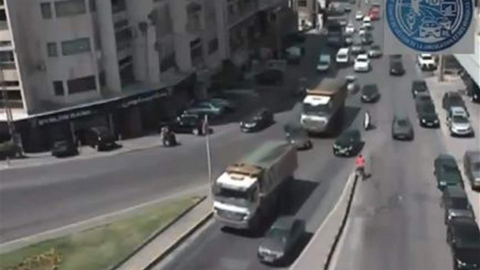 &quot;لسائق الشاحنة نقاط عمياء&quot;... فيديو تحذيري لغرفة التحكم المروري