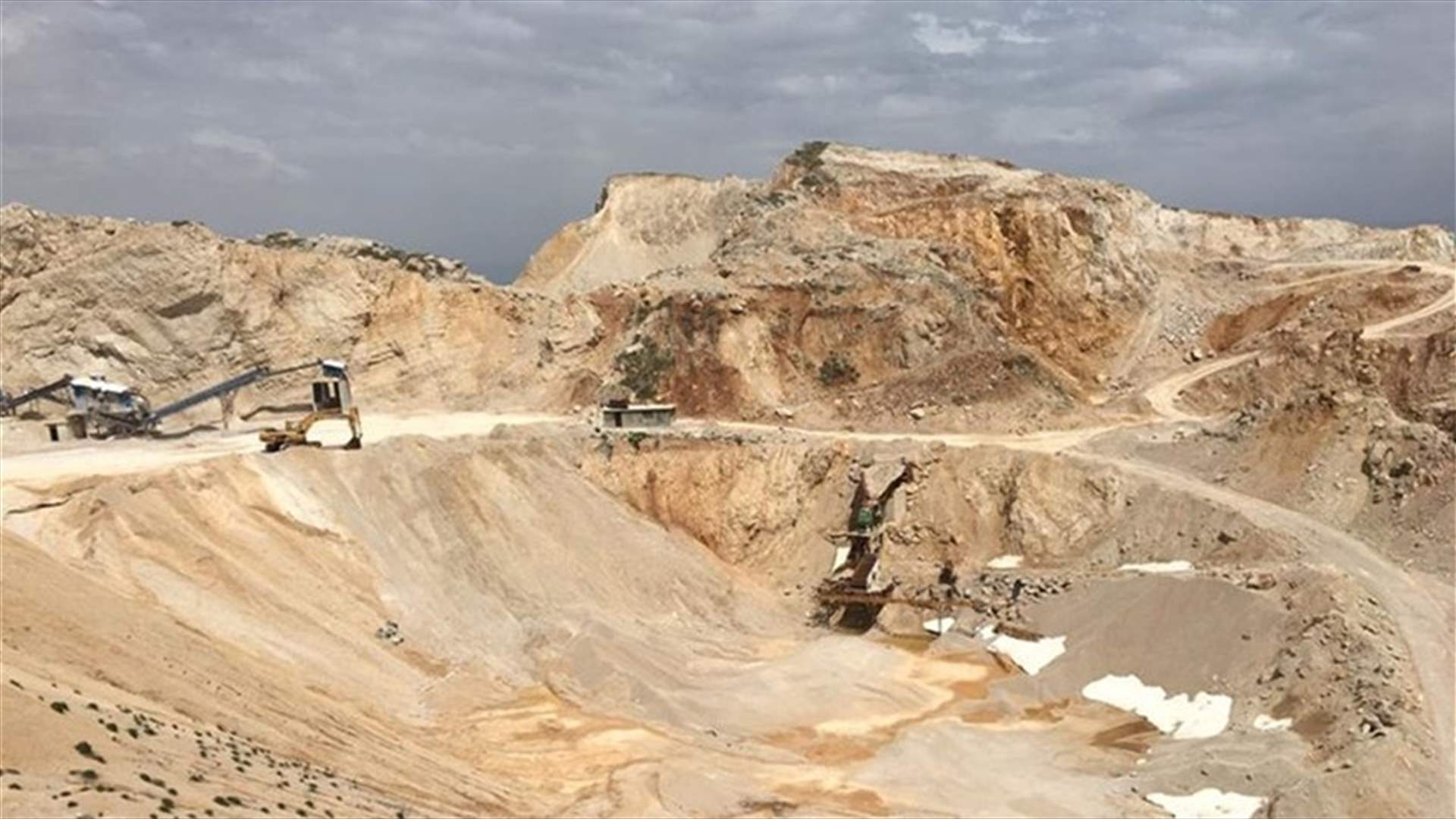 أصحاب المقالع والكسارات في عين دارة: لن نسمح بتنفيذ عملية الاعدام الجماعي
