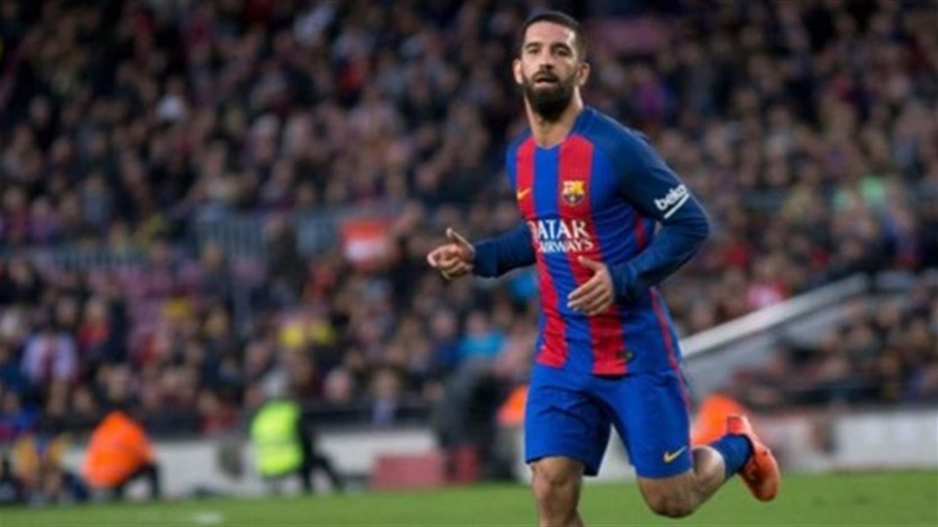لاعب برشلونة السابق يطلق النار في مستشفى