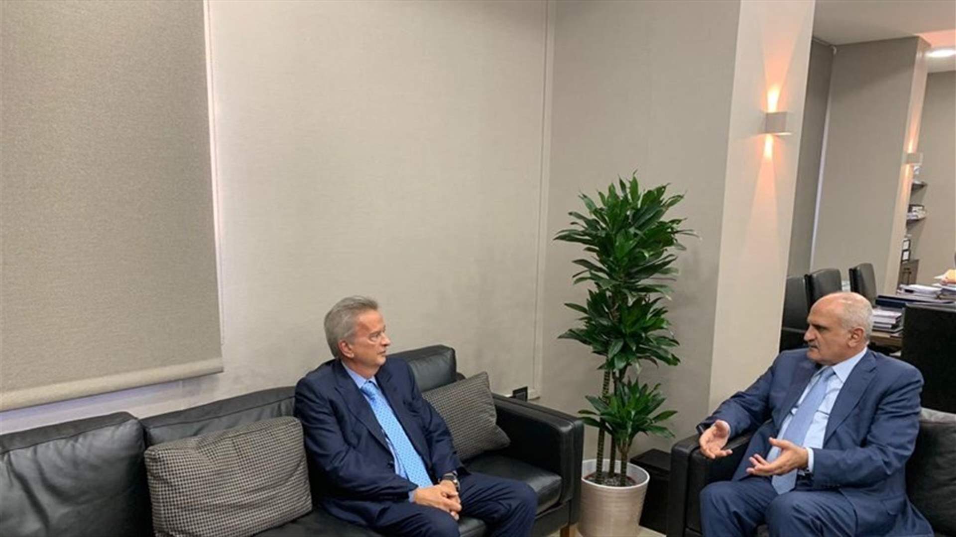 Minister of Finance meets BDL Governor over current financial situation