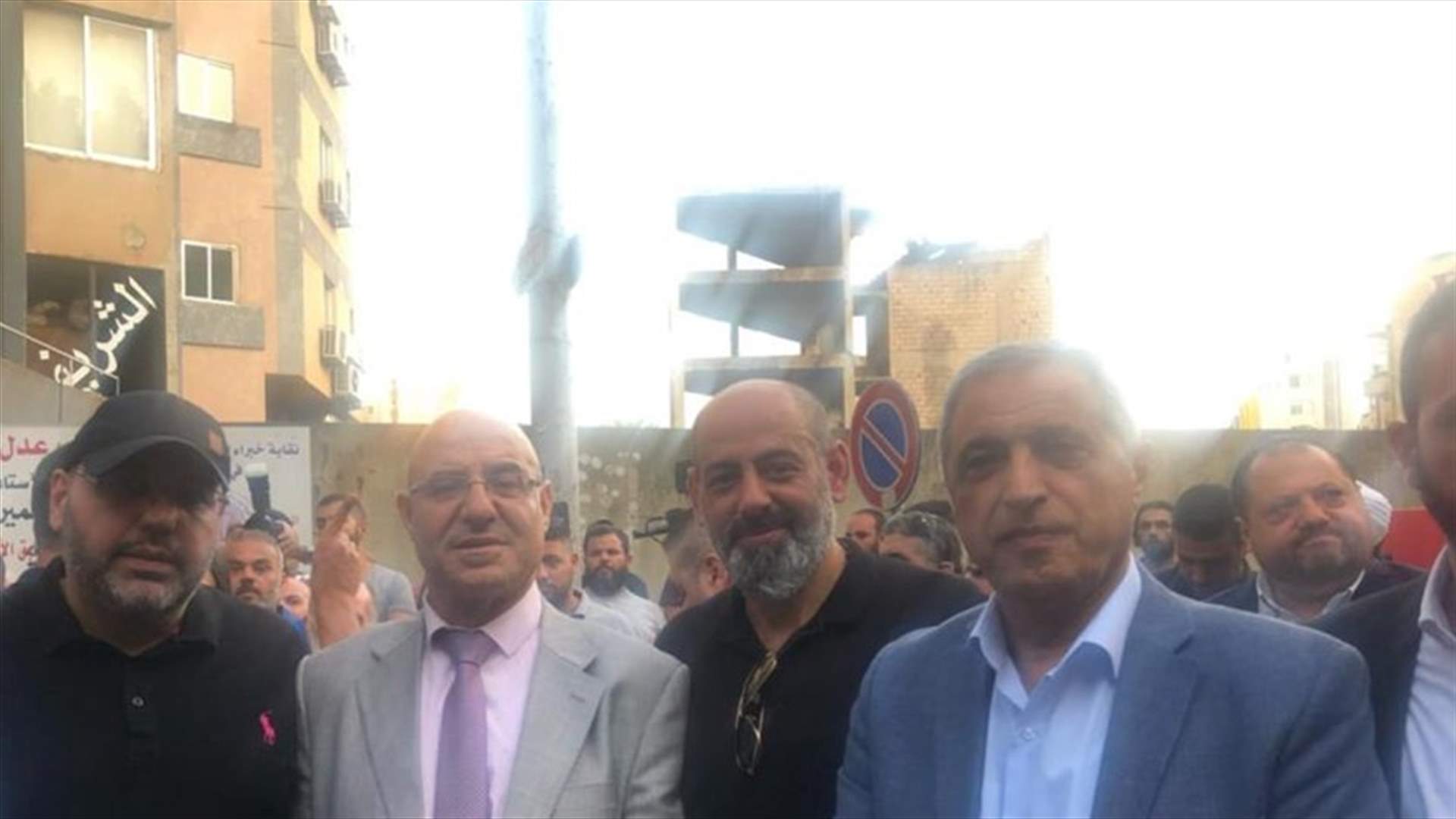 وقفة احتجاجية للأسرى المحررين طالبت بتوقيف عامر الفاخوري
