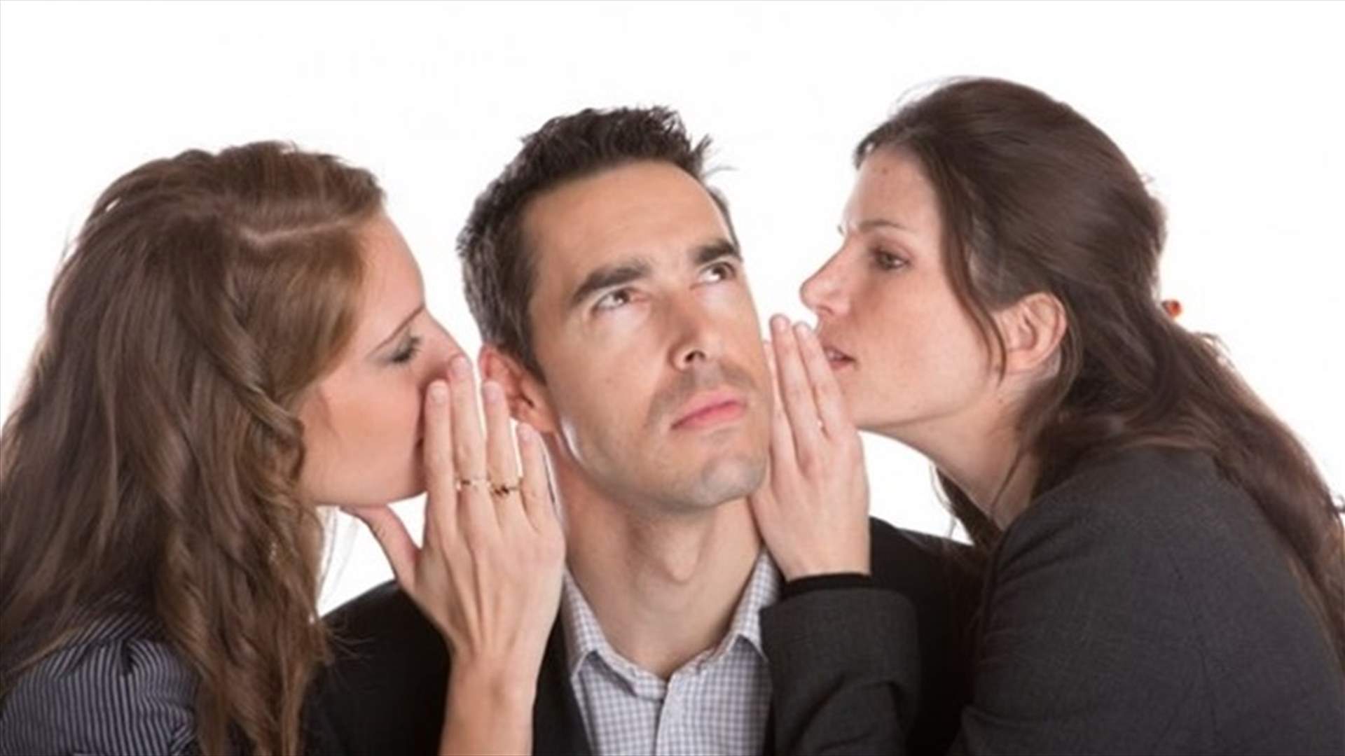 تعرّض للضرب من قبل زوجتيه... بعدما اكتشفتا مخطته! (فيديو)