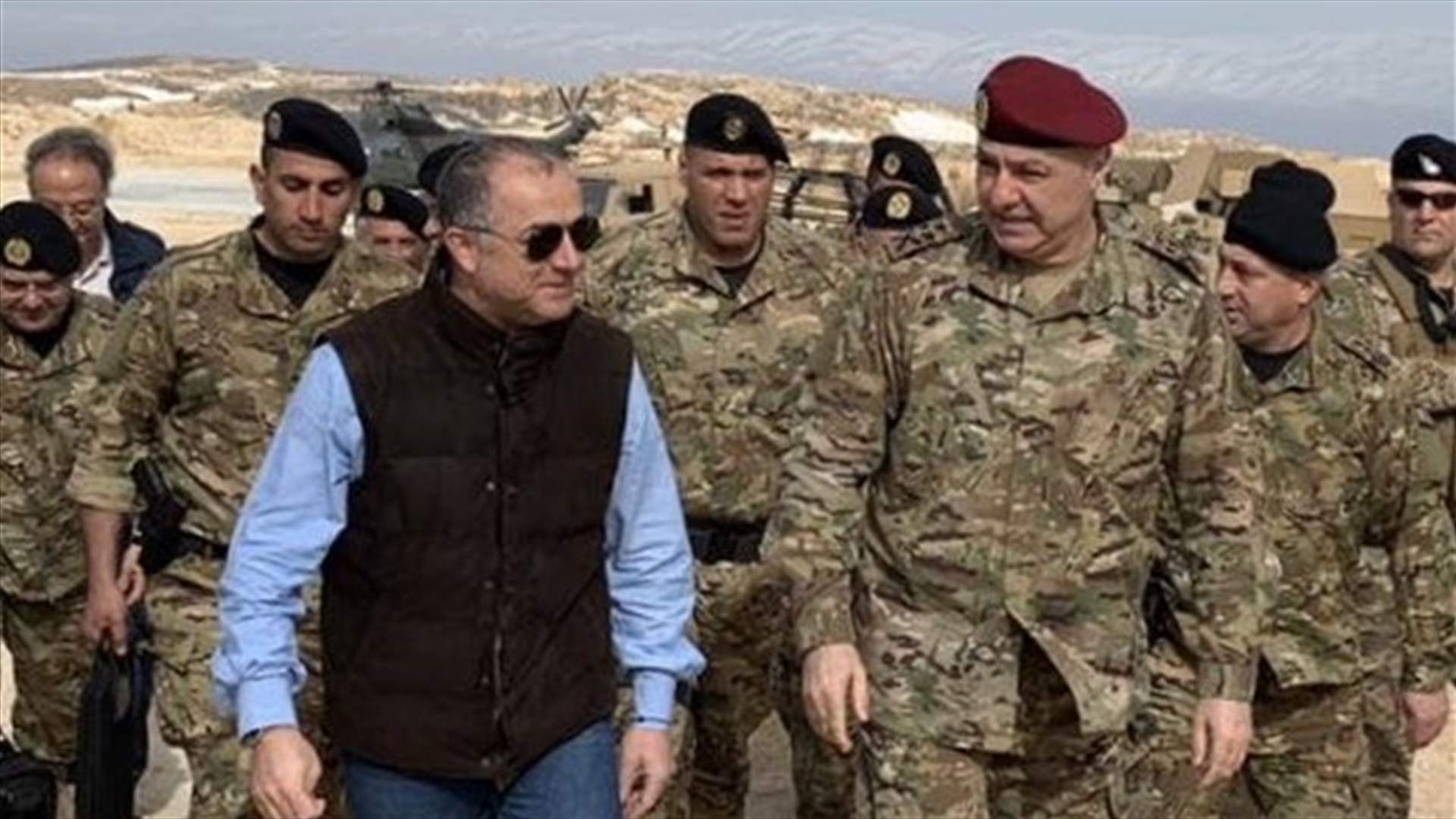 بو صعب يعلّق على صورة قائد الجيش مع العميل فاخوري...