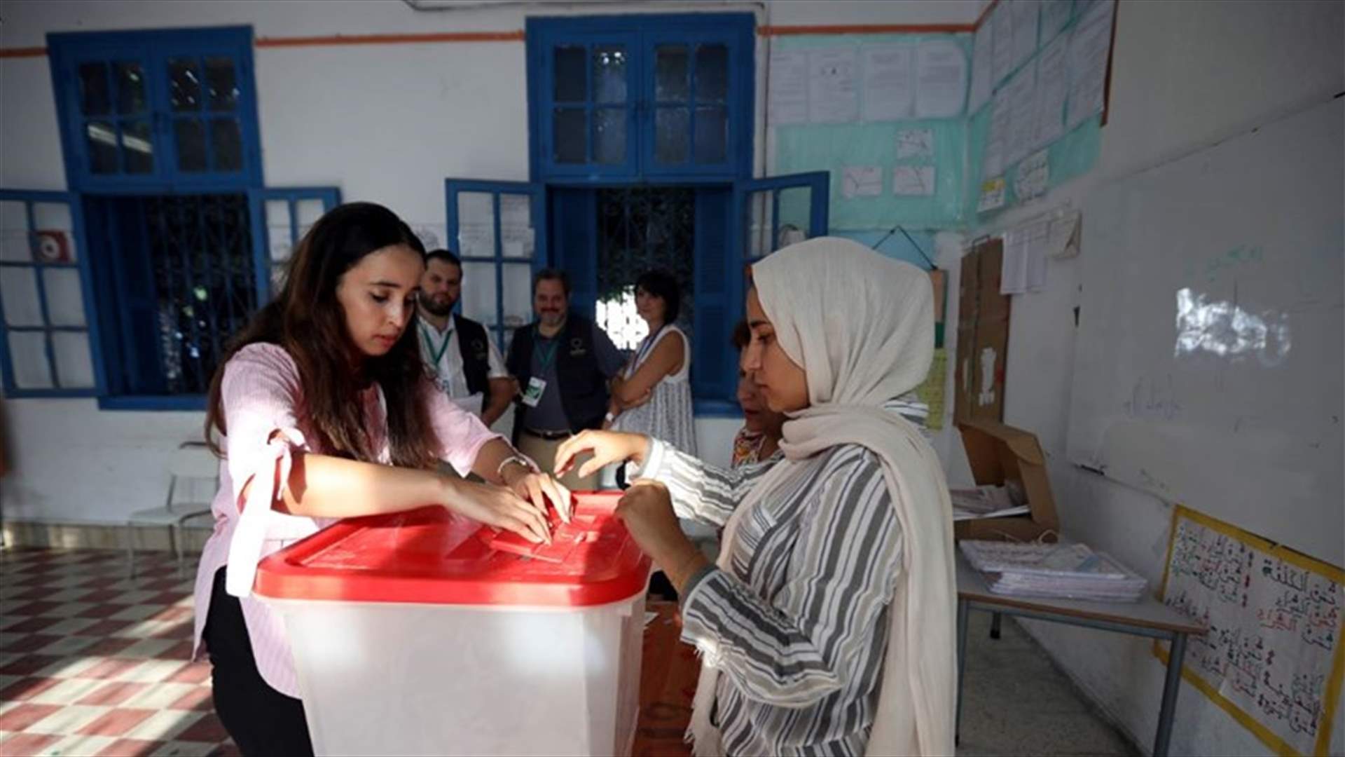 بدء التصويت في الجولة الأولى من انتخابات الرئاسة التونسية (صوَر)